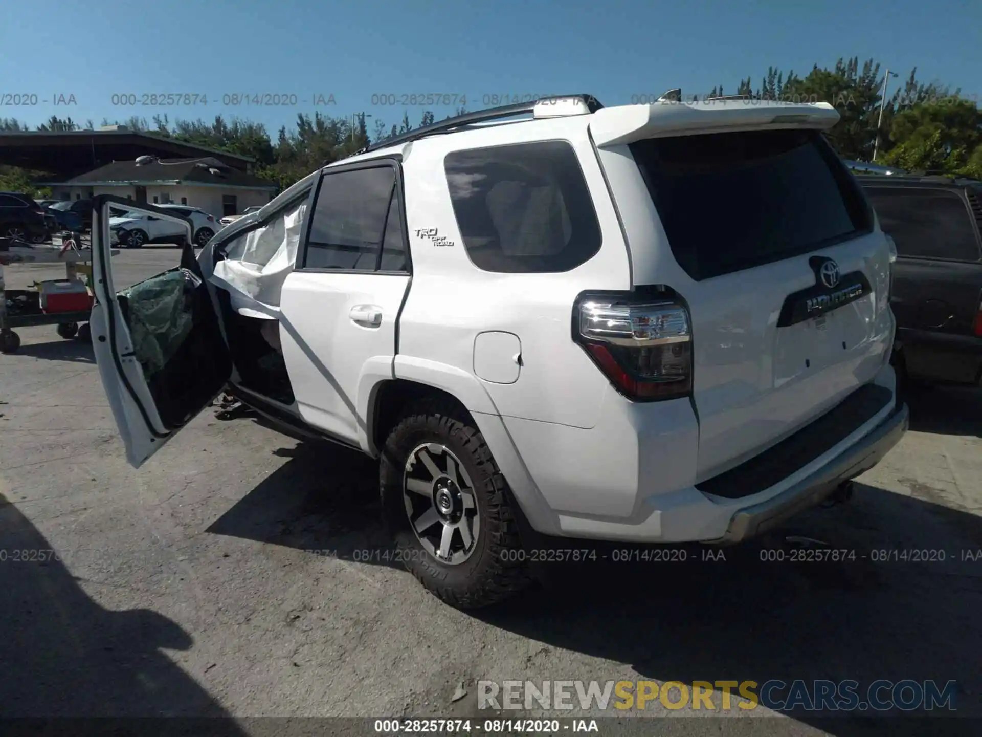 3 Фотография поврежденного автомобиля JTEBU5JR4K5635215 TOYOTA 4RUNNER 2019