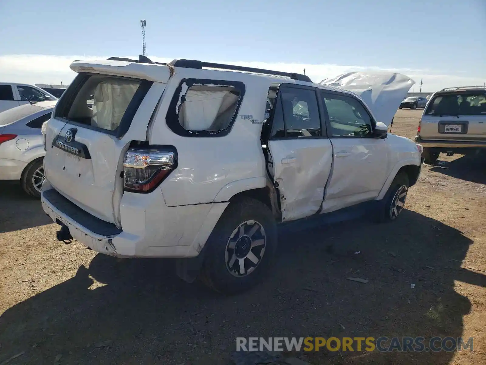 4 Photograph of a damaged car JTEBU5JR4K5642486 TOYOTA 4RUNNER 2019