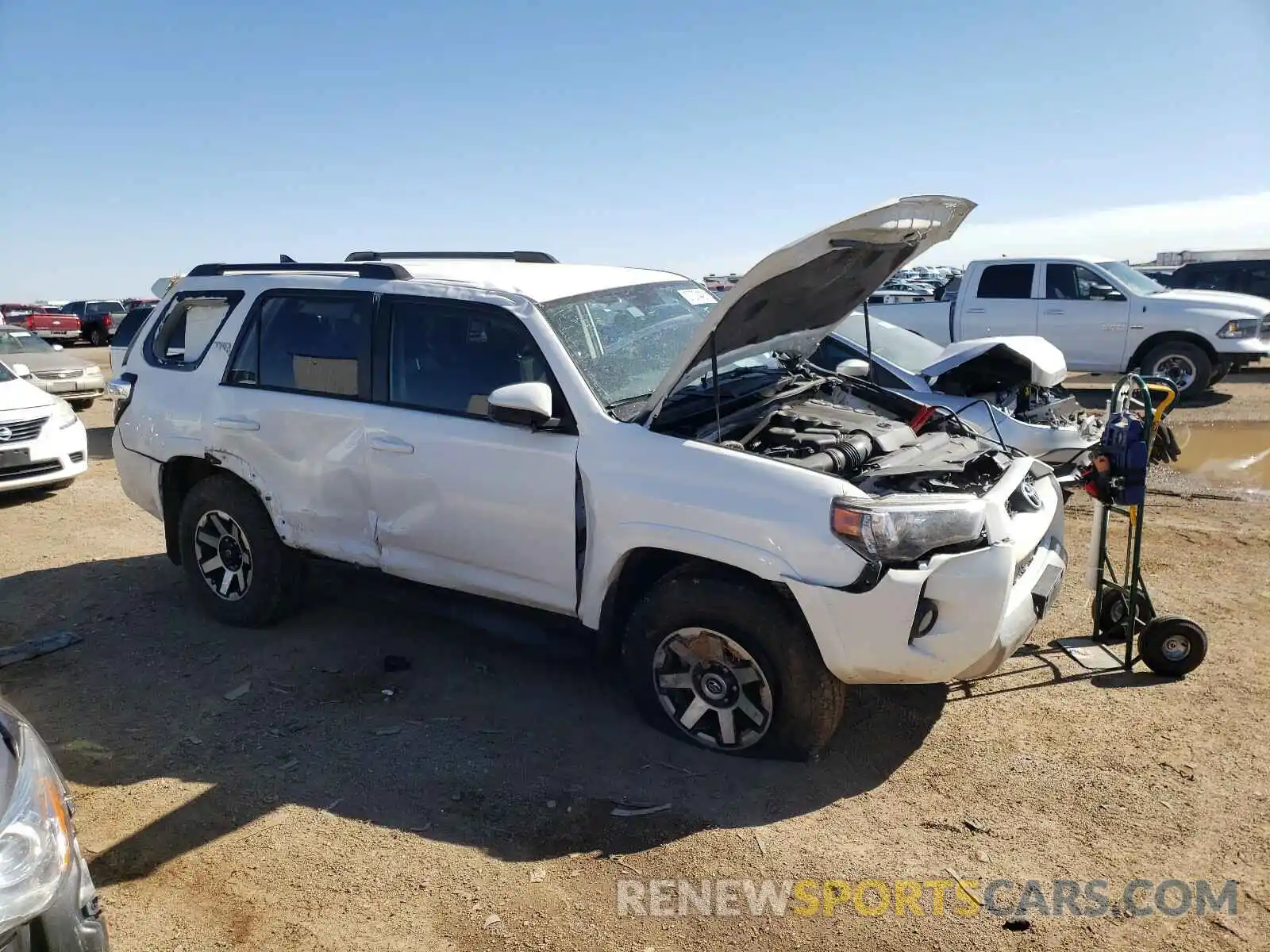 9 Фотография поврежденного автомобиля JTEBU5JR4K5642486 TOYOTA 4RUNNER 2019