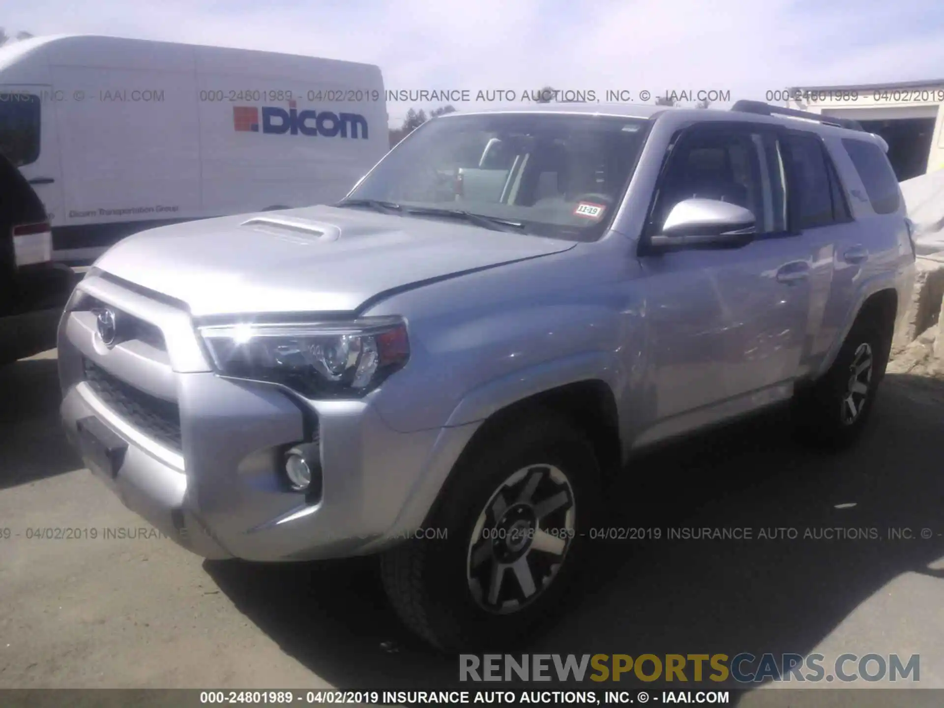 2 Photograph of a damaged car JTEBU5JR4K5647283 TOYOTA 4RUNNER 2019