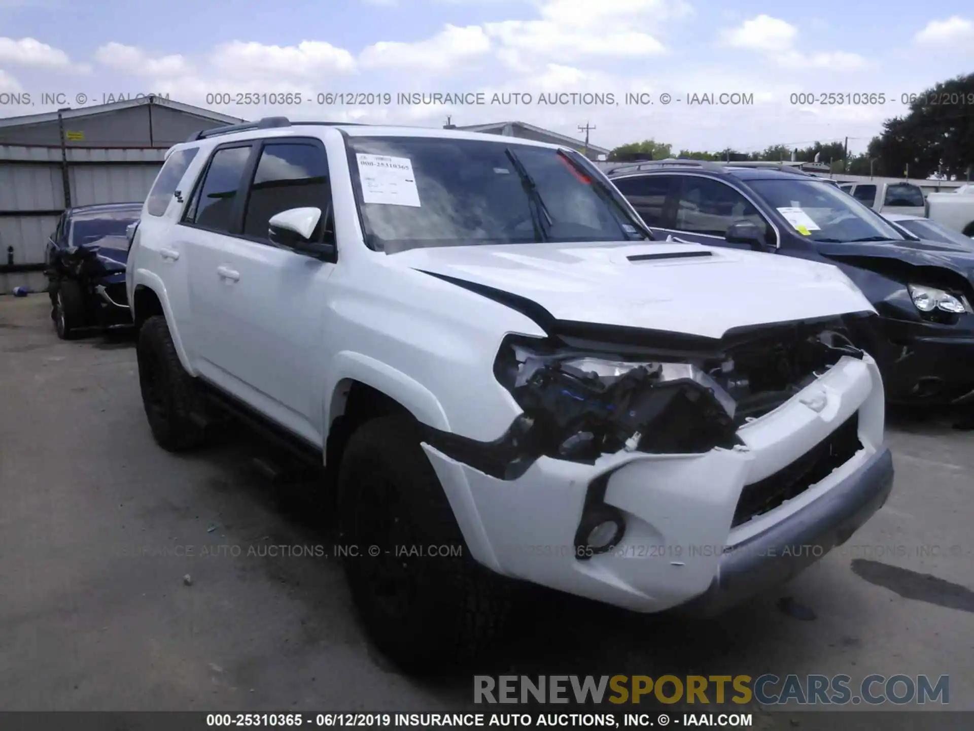 1 Photograph of a damaged car JTEBU5JR4K5652872 TOYOTA 4RUNNER 2019