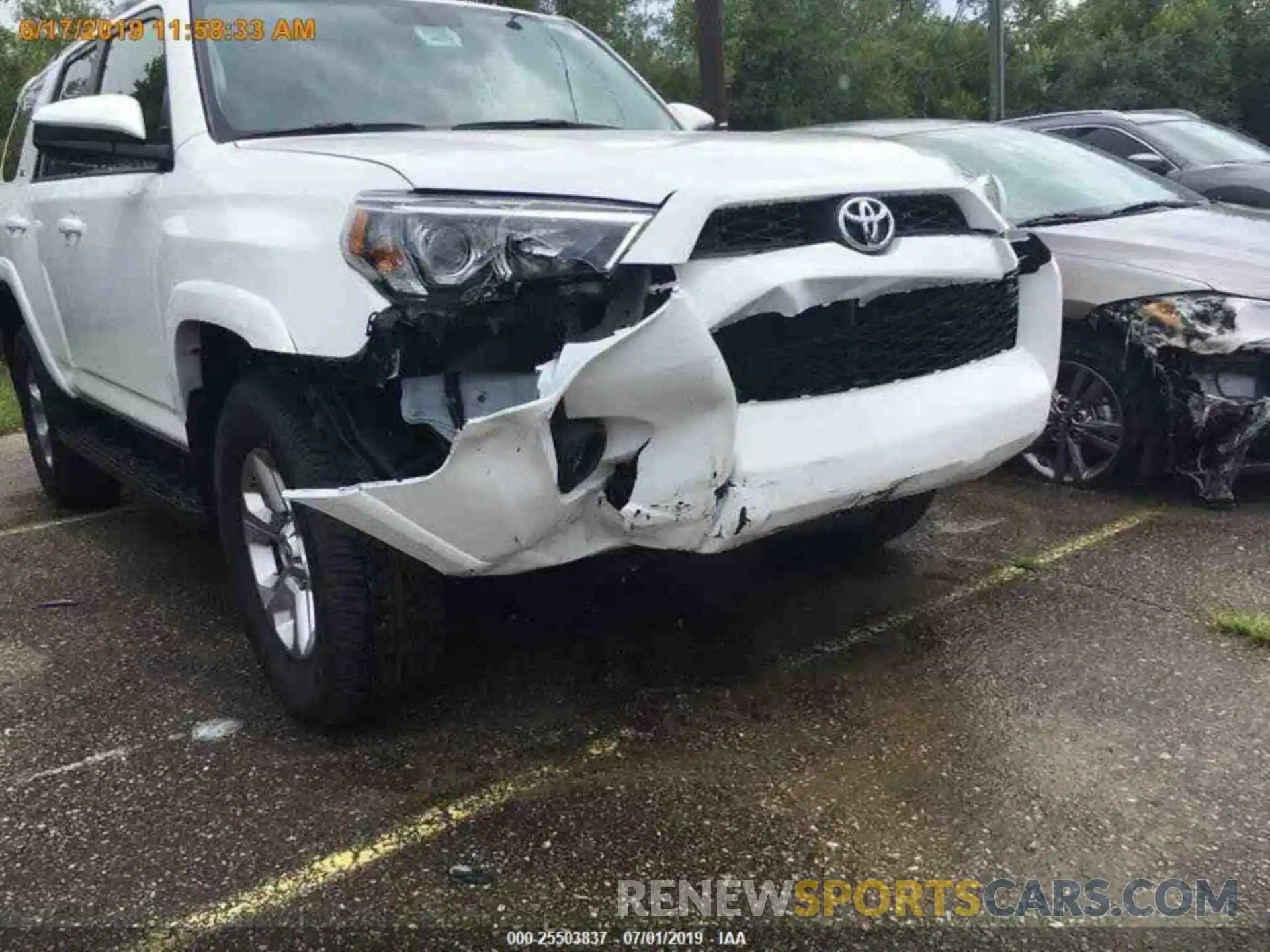 13 Photograph of a damaged car JTEBU5JR4K5653844 TOYOTA 4RUNNER 2019