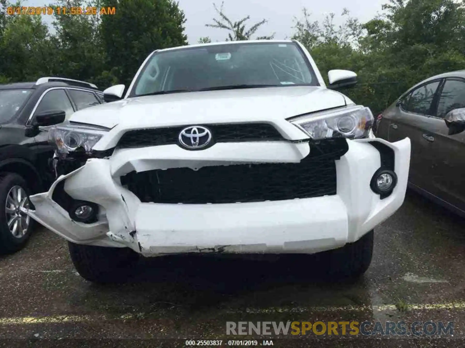 14 Photograph of a damaged car JTEBU5JR4K5653844 TOYOTA 4RUNNER 2019