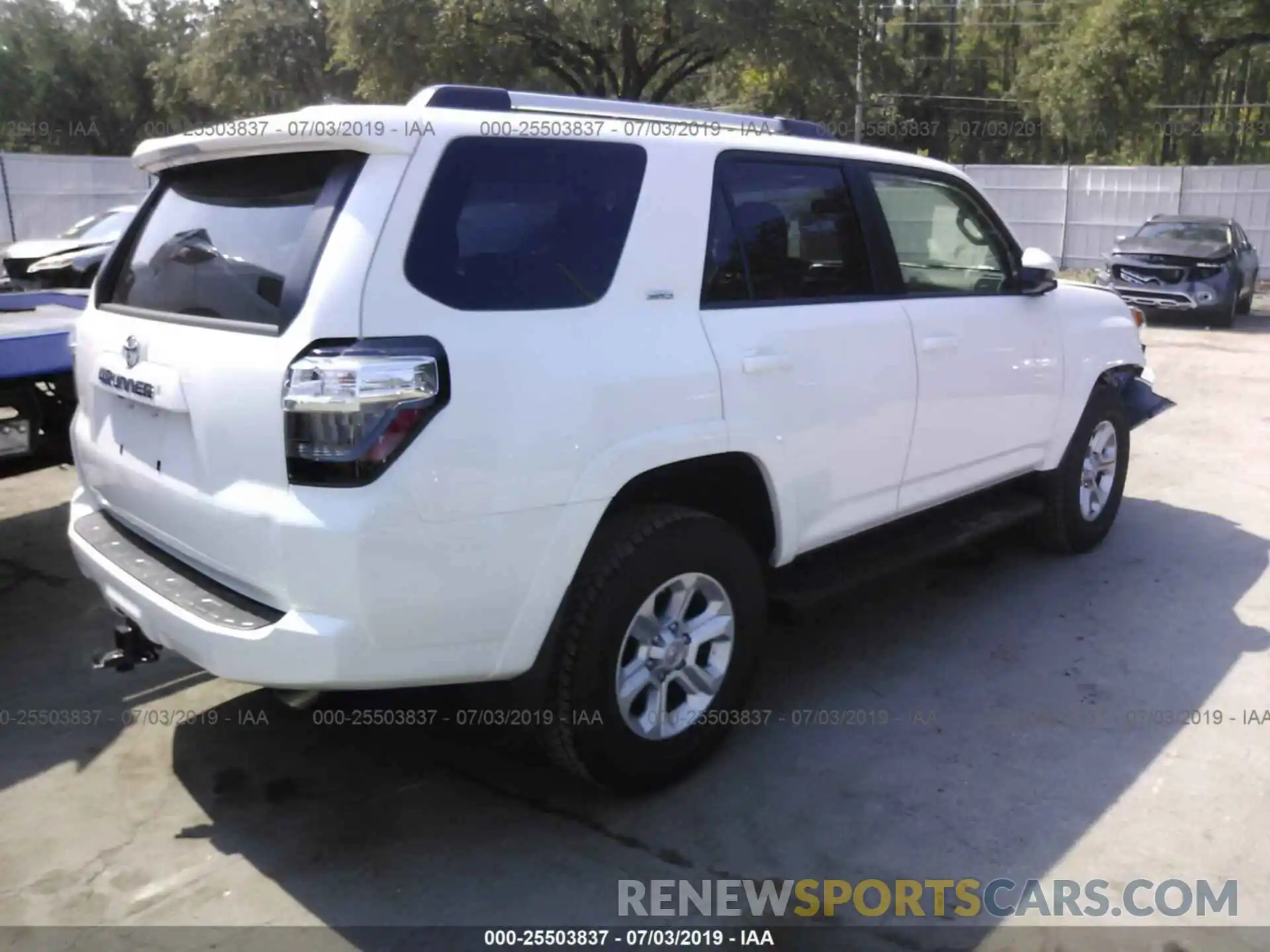 4 Фотография поврежденного автомобиля JTEBU5JR4K5653844 TOYOTA 4RUNNER 2019