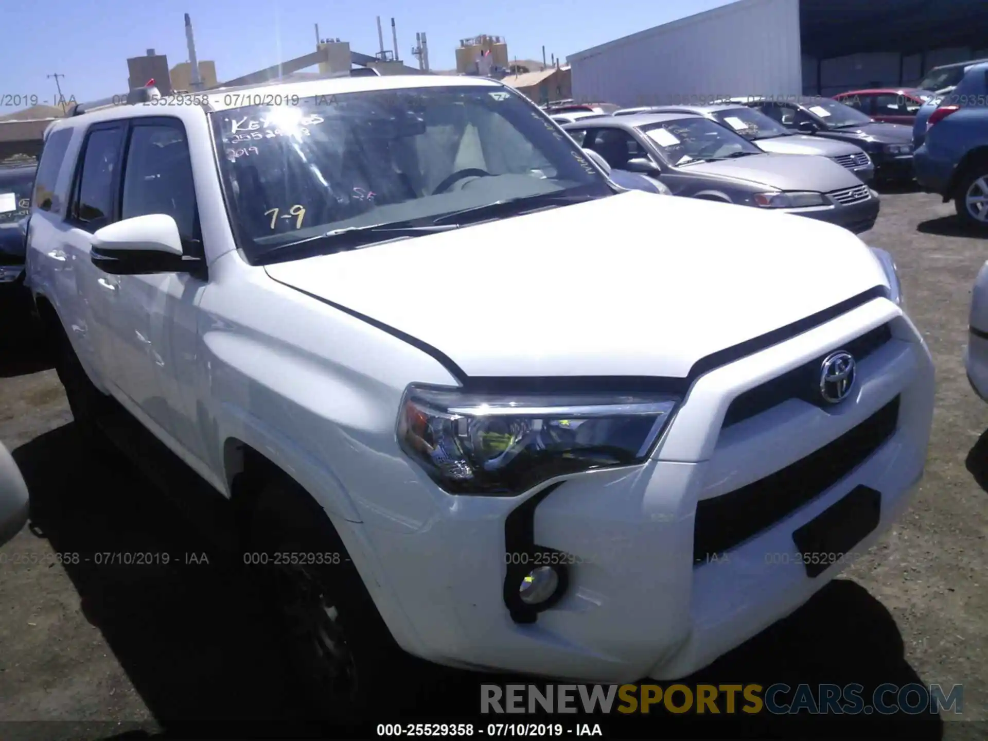 1 Фотография поврежденного автомобиля JTEBU5JR4K5659496 TOYOTA 4RUNNER 2019