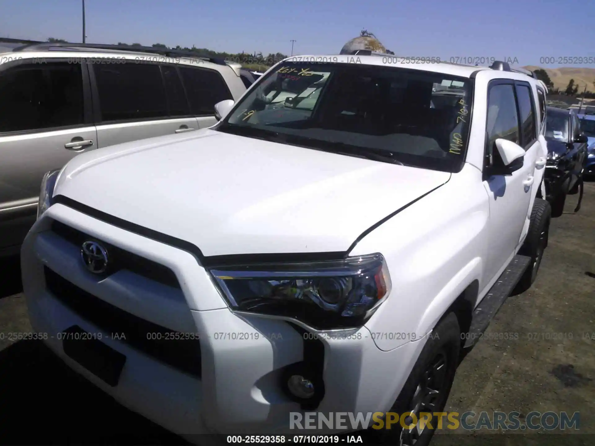 2 Фотография поврежденного автомобиля JTEBU5JR4K5659496 TOYOTA 4RUNNER 2019