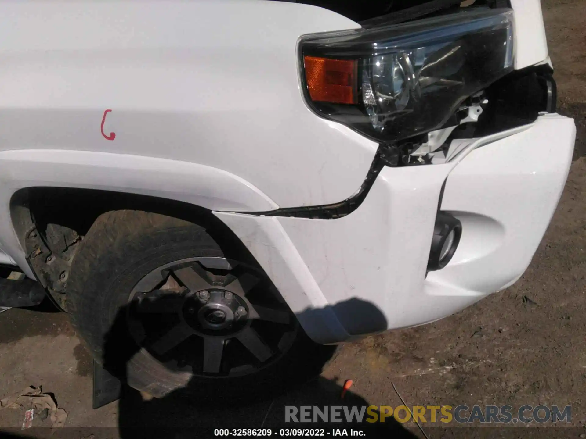 14 Photograph of a damaged car JTEBU5JR4K5663645 TOYOTA 4RUNNER 2019