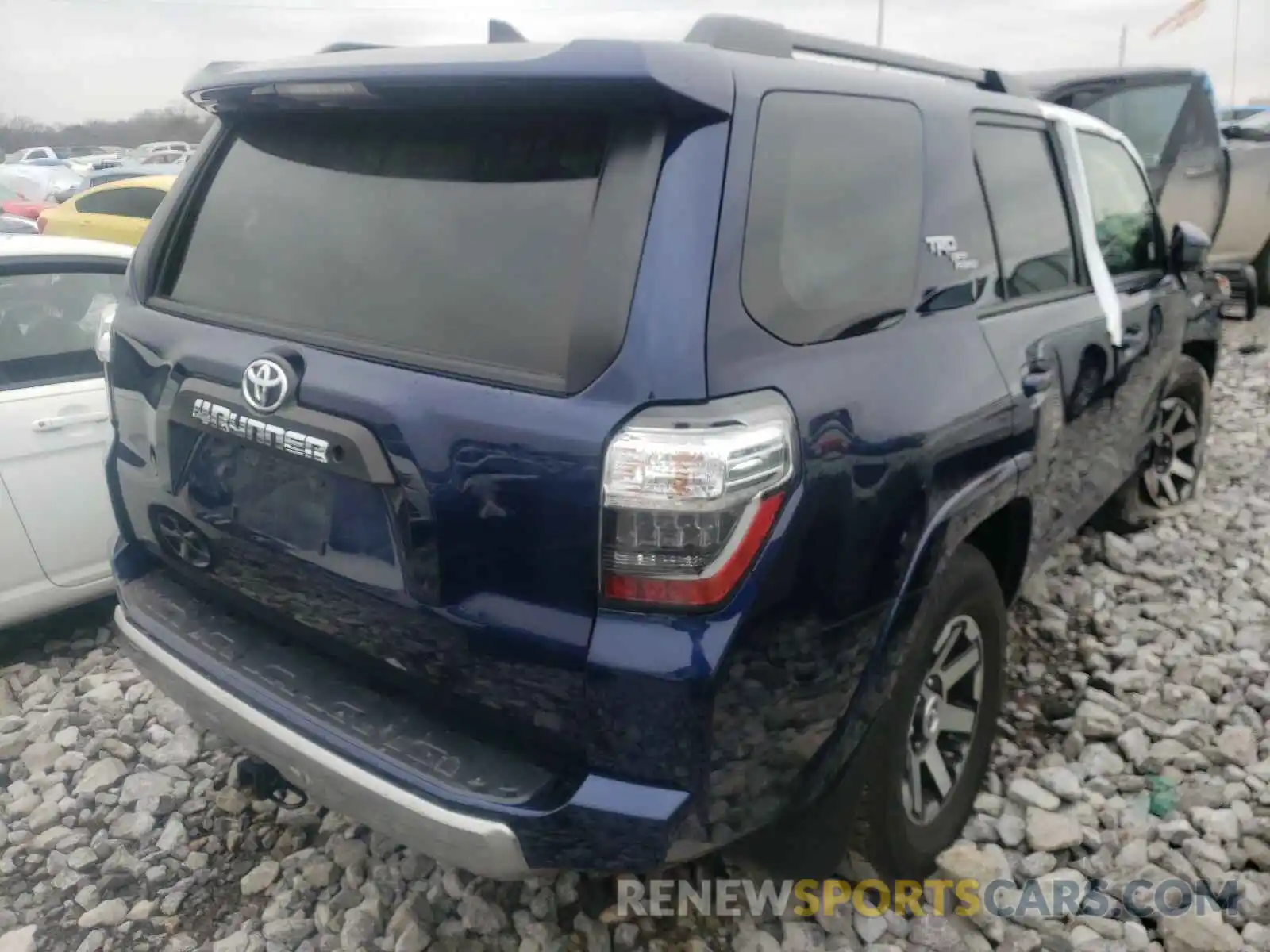 4 Фотография поврежденного автомобиля JTEBU5JR4K5671695 TOYOTA 4RUNNER 2019