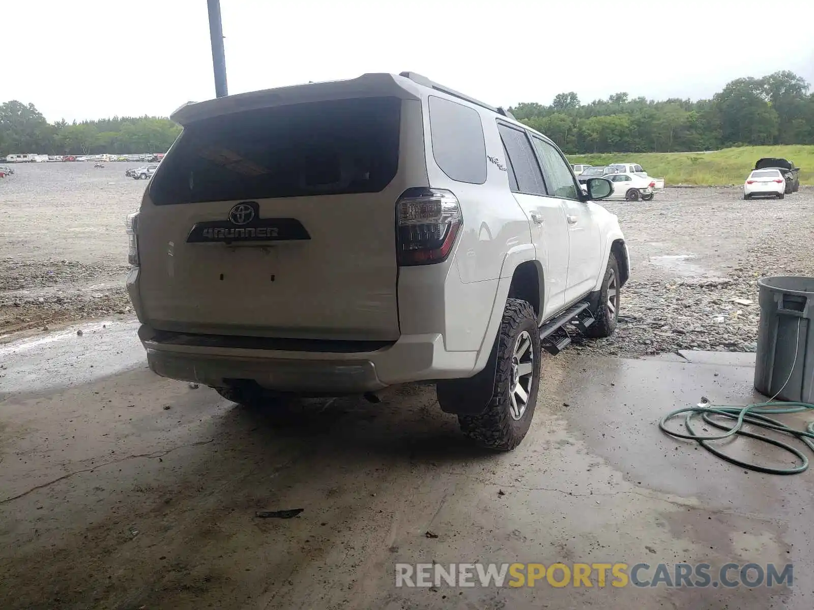 4 Photograph of a damaged car JTEBU5JR4K5673978 TOYOTA 4RUNNER 2019