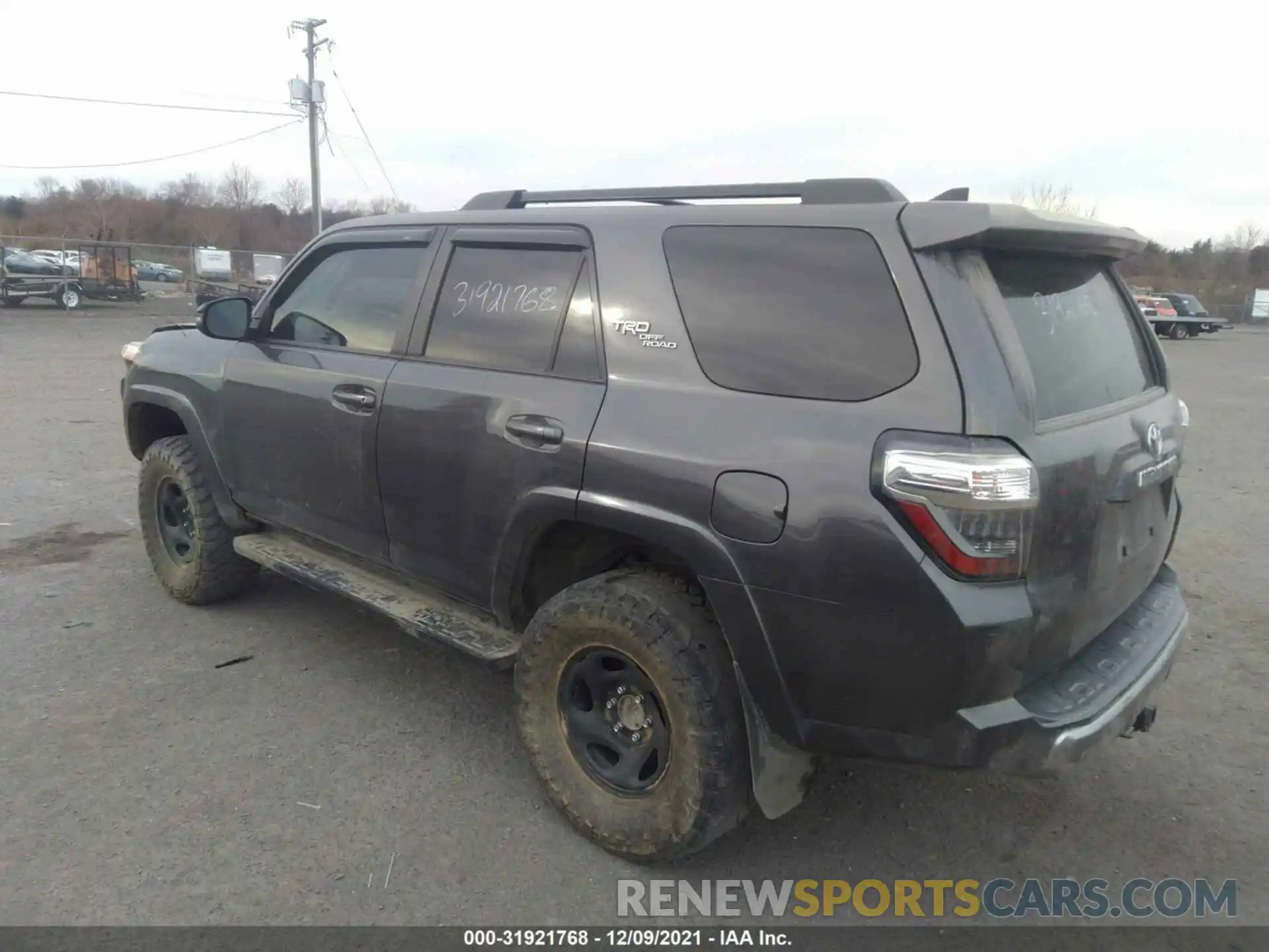 3 Фотография поврежденного автомобиля JTEBU5JR4K5677724 TOYOTA 4RUNNER 2019