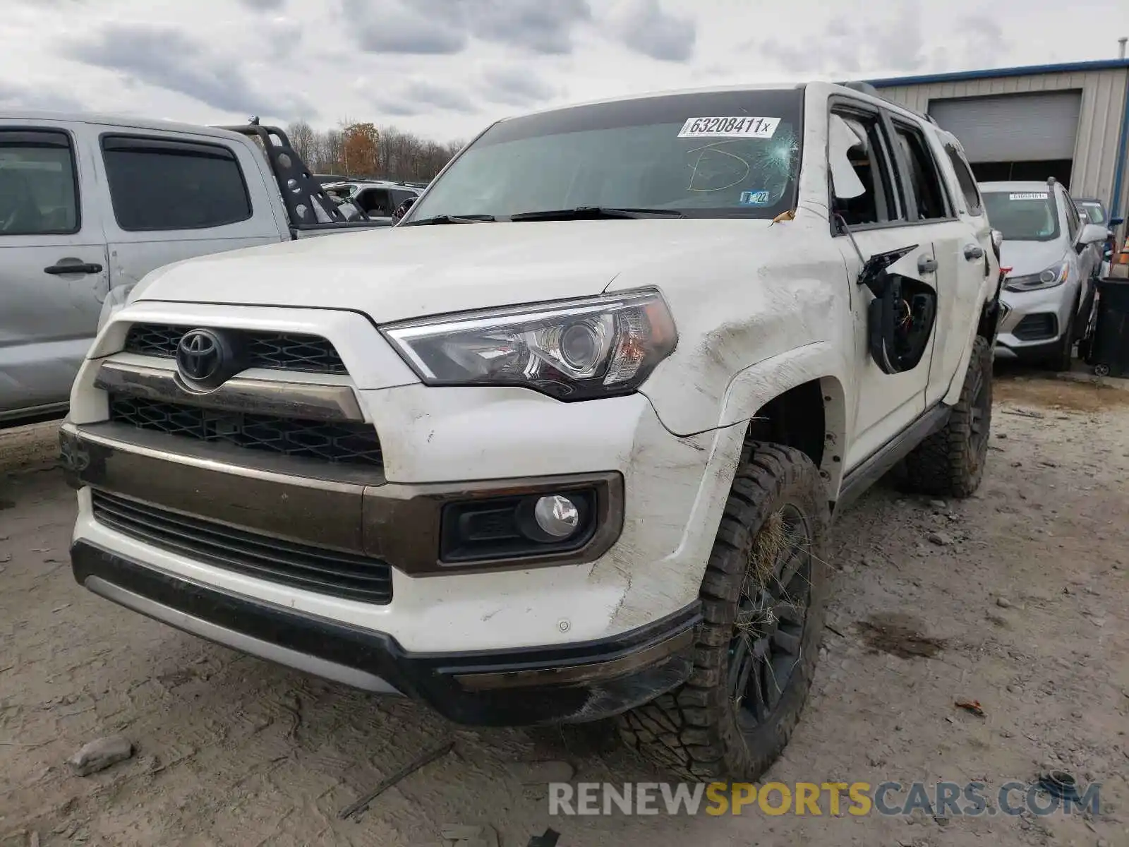 2 Photograph of a damaged car JTEBU5JR4K5679280 TOYOTA 4RUNNER 2019