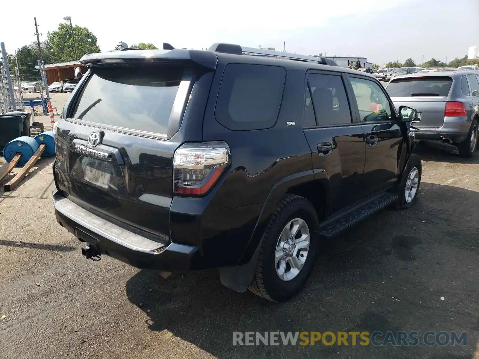 4 Фотография поврежденного автомобиля JTEBU5JR4K5680316 TOYOTA 4RUNNER 2019