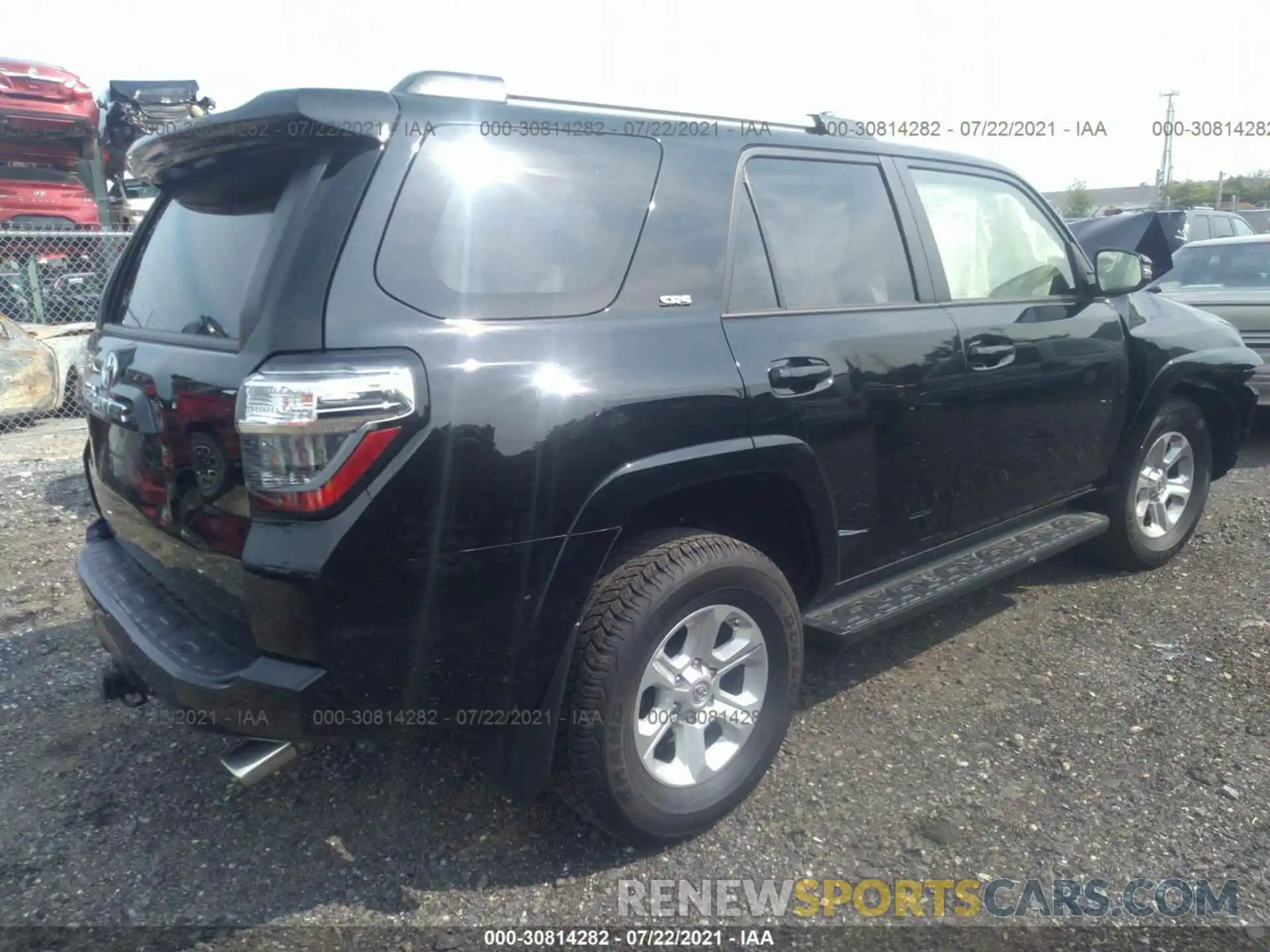 4 Фотография поврежденного автомобиля JTEBU5JR4K5680834 TOYOTA 4RUNNER 2019