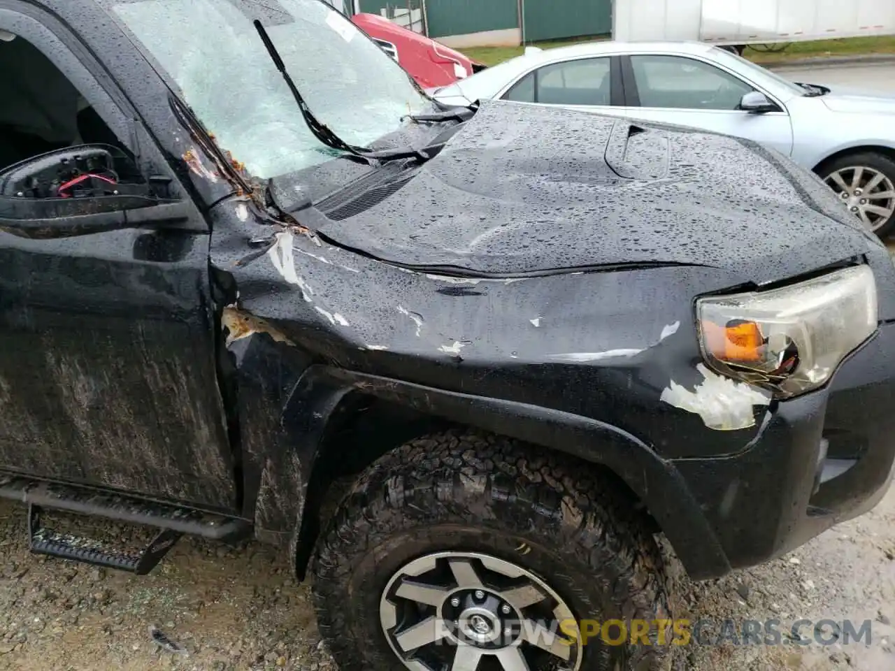 9 Photograph of a damaged car JTEBU5JR4K5693826 TOYOTA 4RUNNER 2019