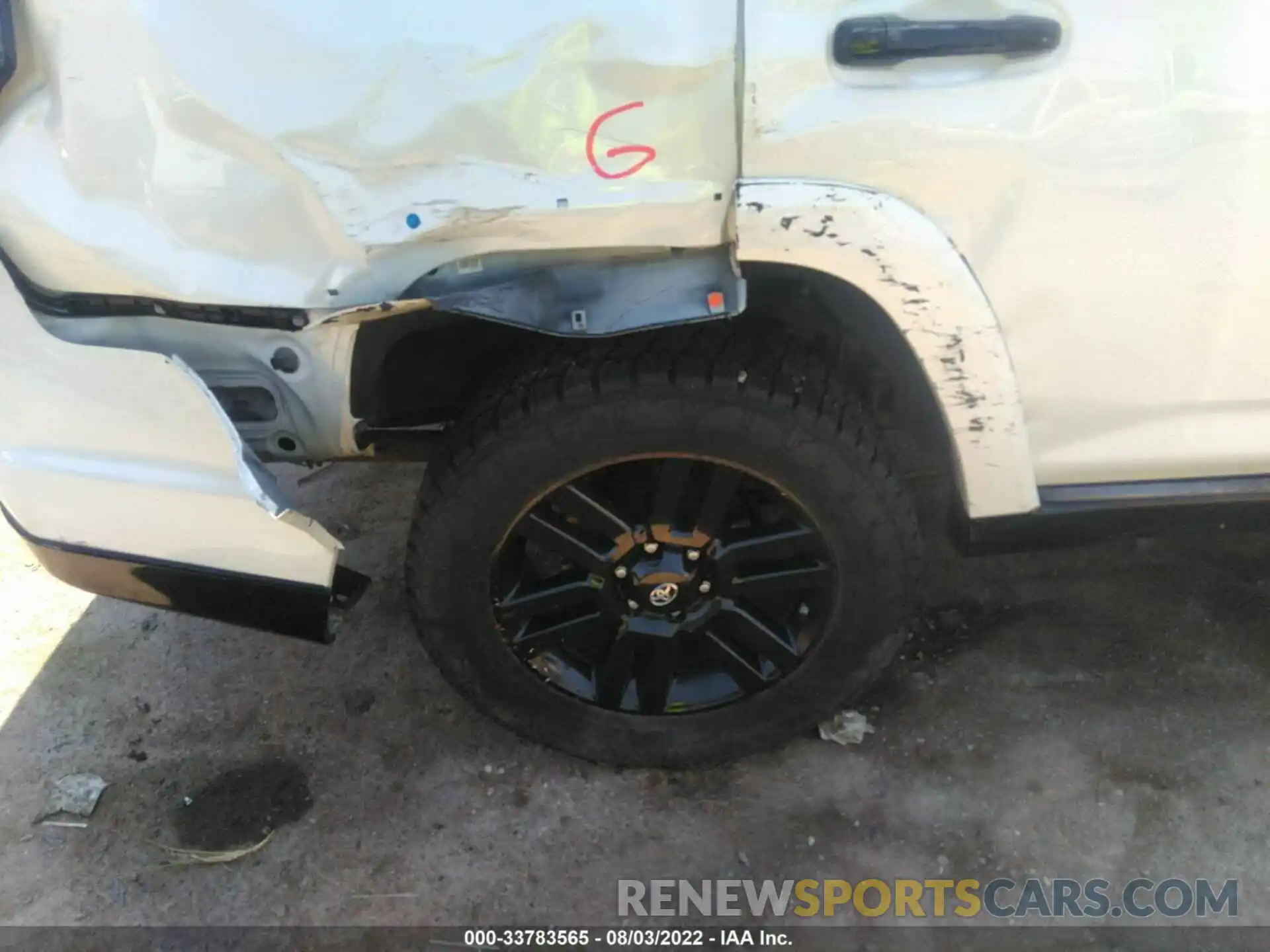 16 Photograph of a damaged car JTEBU5JR4K5697651 TOYOTA 4RUNNER 2019