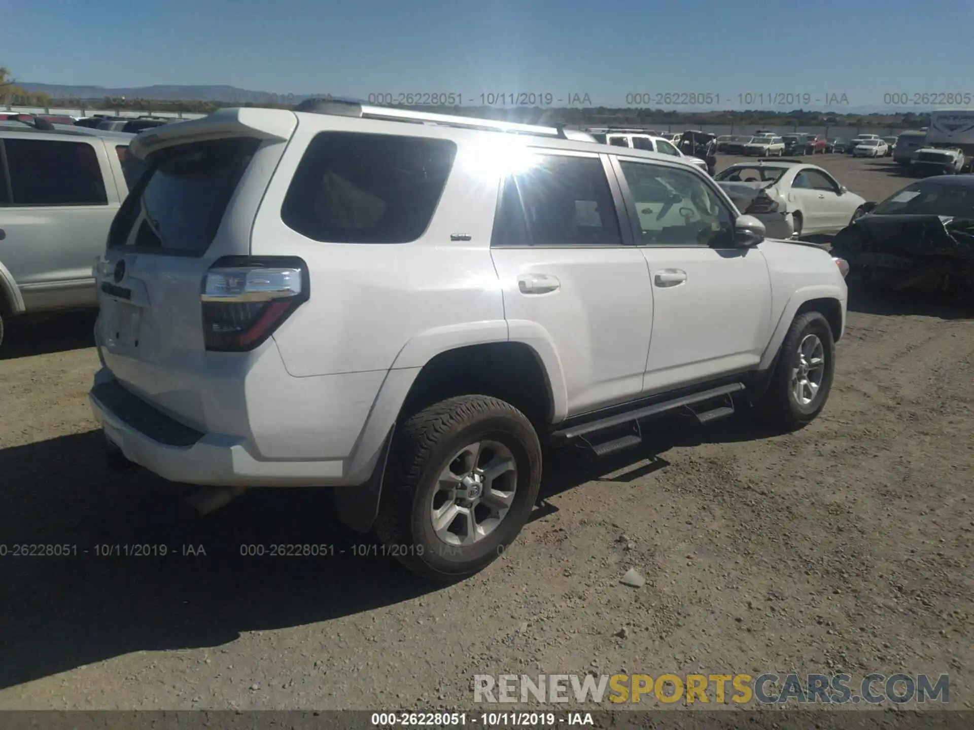 4 Фотография поврежденного автомобиля JTEBU5JR4K5709779 TOYOTA 4RUNNER 2019