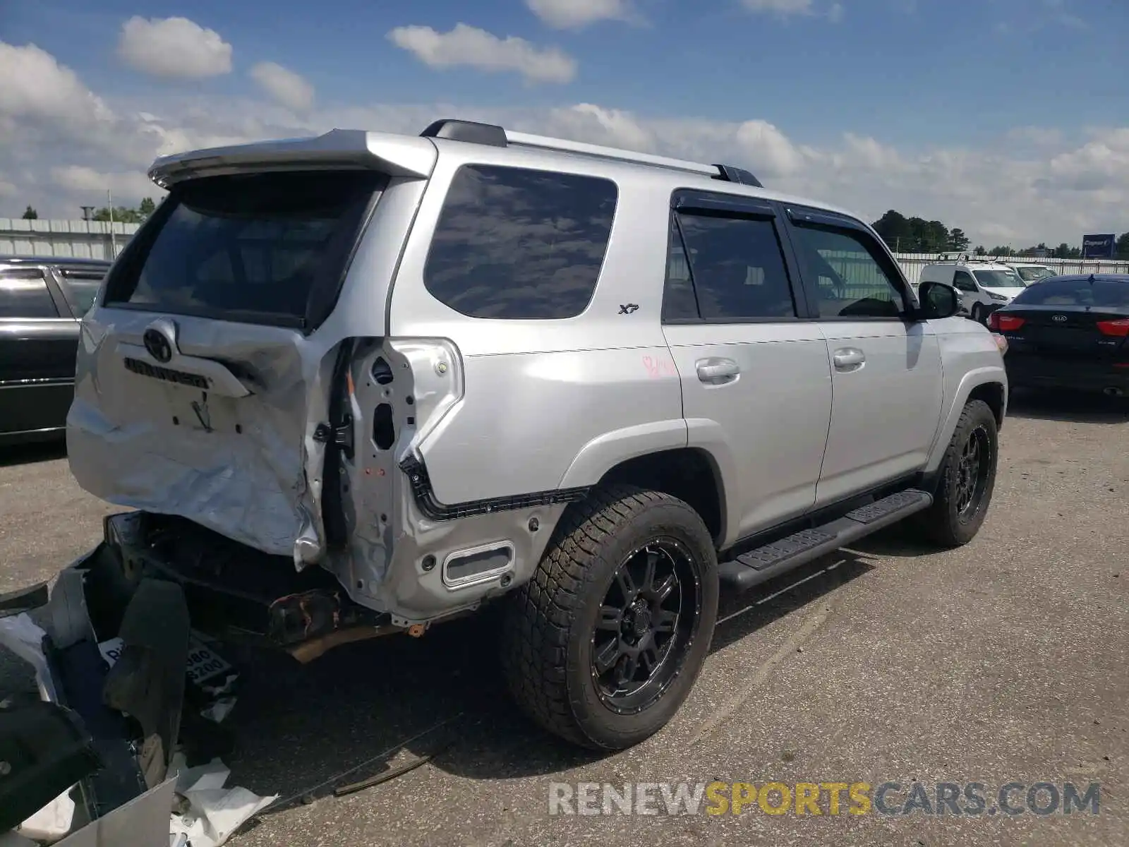 4 Photograph of a damaged car JTEBU5JR4K5711032 TOYOTA 4RUNNER 2019