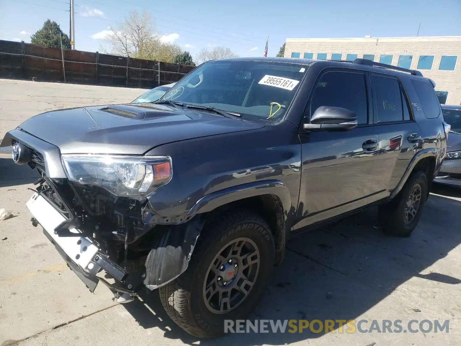 2 Фотография поврежденного автомобиля JTEBU5JR4K5716098 TOYOTA 4RUNNER 2019