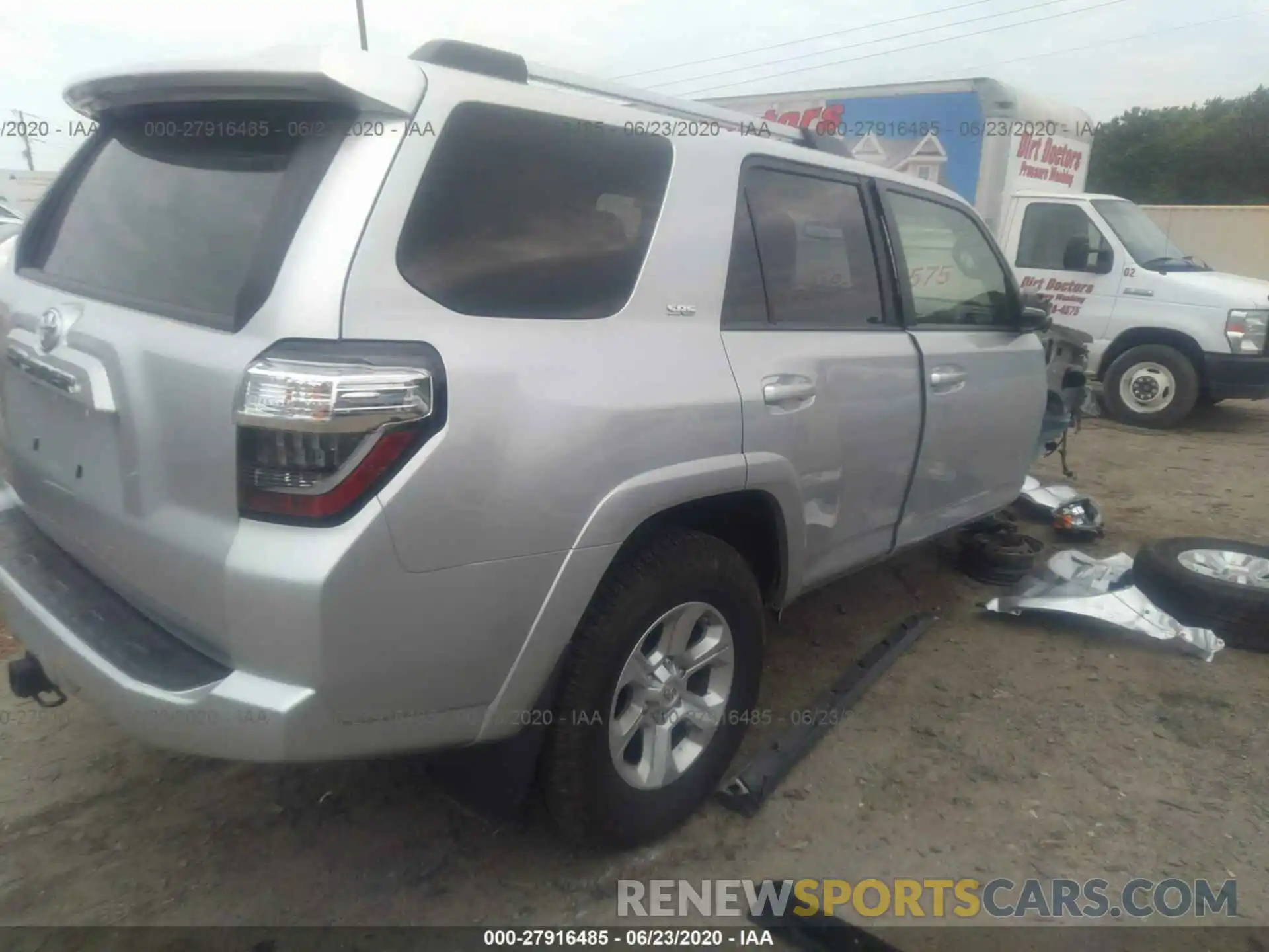 4 Фотография поврежденного автомобиля JTEBU5JR4K5716540 TOYOTA 4RUNNER 2019