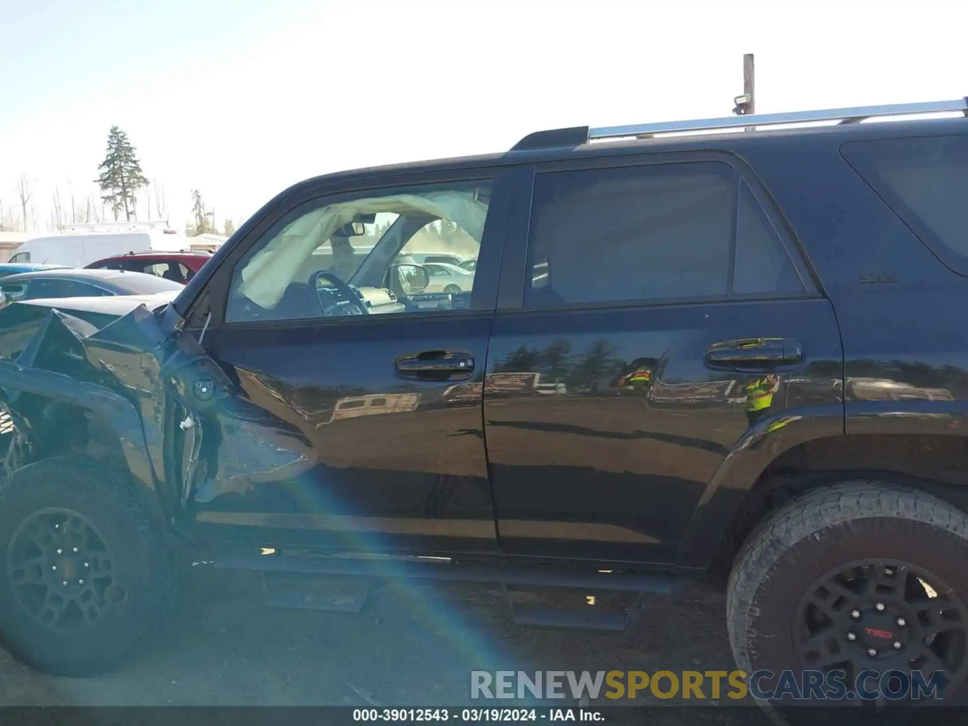 14 Photograph of a damaged car JTEBU5JR4K5721656 TOYOTA 4RUNNER 2019