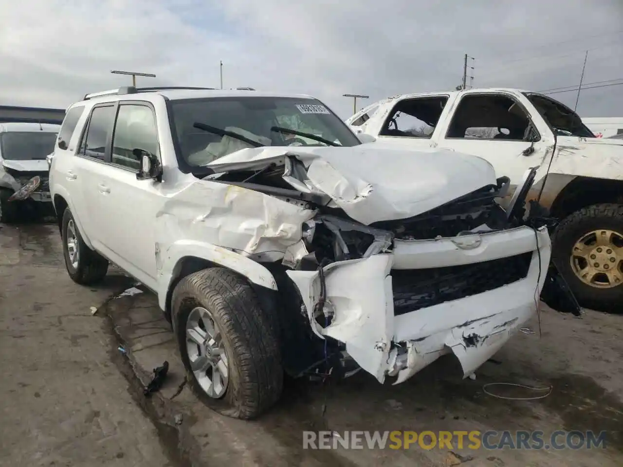 1 Photograph of a damaged car JTEBU5JR4K5728493 TOYOTA 4RUNNER 2019