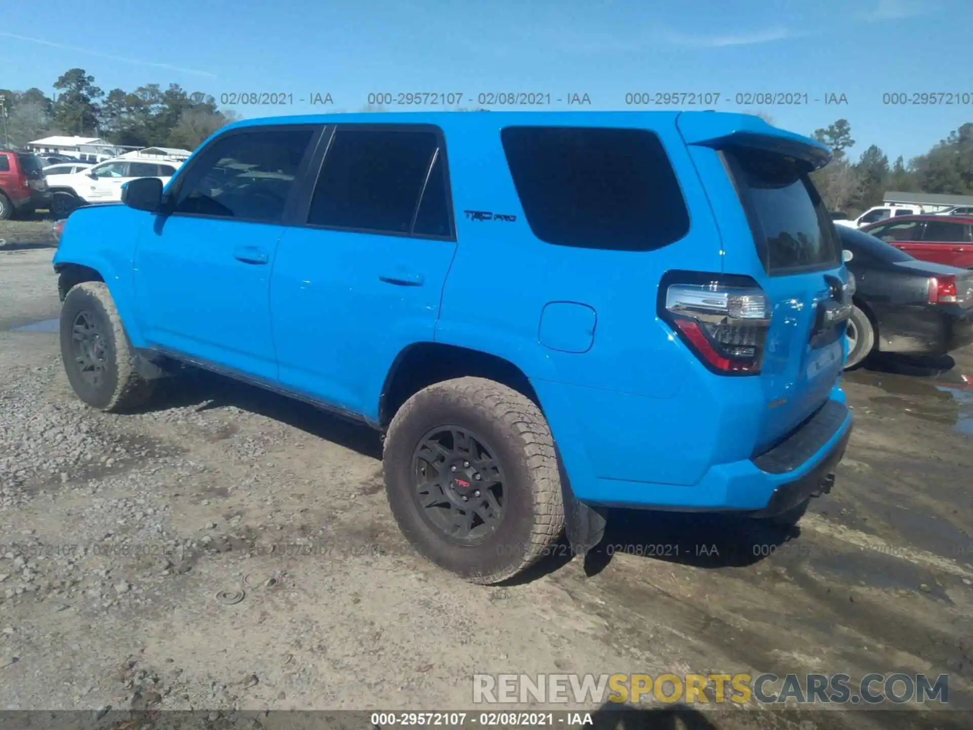 3 Фотография поврежденного автомобиля JTEBU5JR4K5731426 TOYOTA 4RUNNER 2019