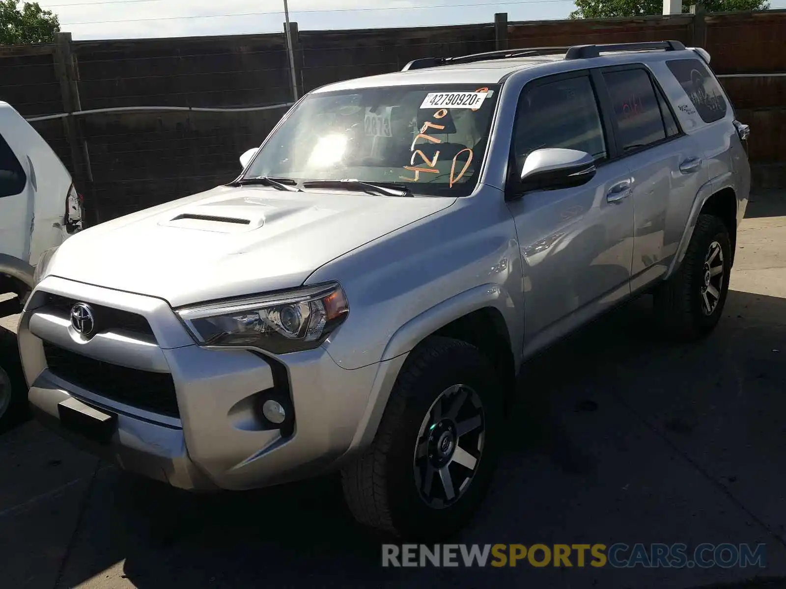 2 Photograph of a damaged car JTEBU5JR4K5735332 TOYOTA 4RUNNER 2019