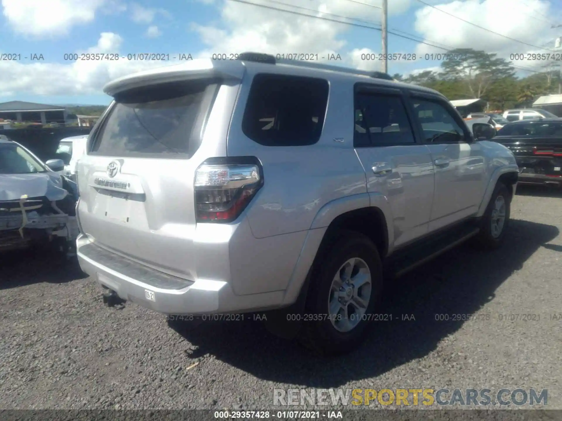 4 Photograph of a damaged car JTEBU5JR4K5735640 TOYOTA 4RUNNER 2019