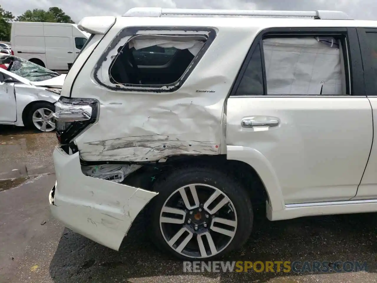 9 Photograph of a damaged car JTEBU5JR5K5610470 TOYOTA 4RUNNER 2019