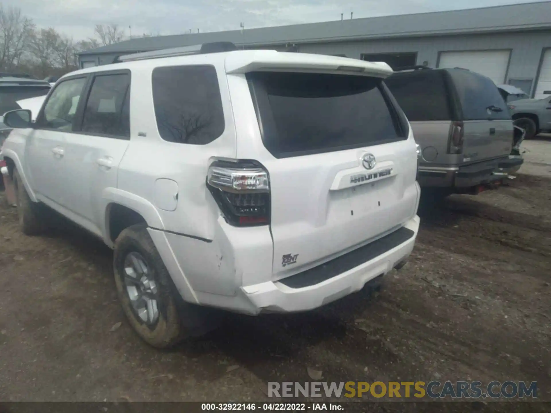 3 Photograph of a damaged car JTEBU5JR5K5613031 TOYOTA 4RUNNER 2019