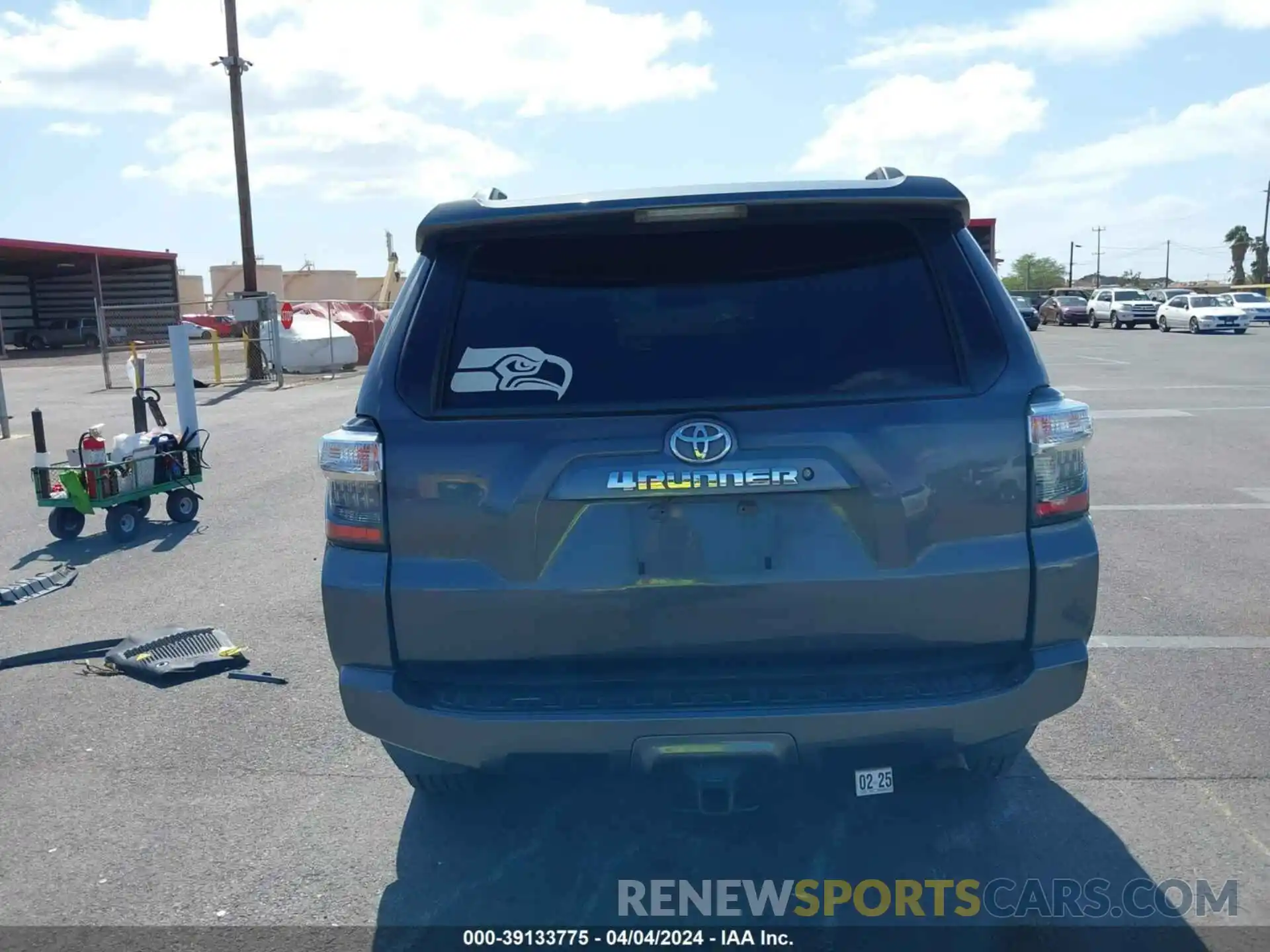 17 Photograph of a damaged car JTEBU5JR5K5618231 TOYOTA 4RUNNER 2019