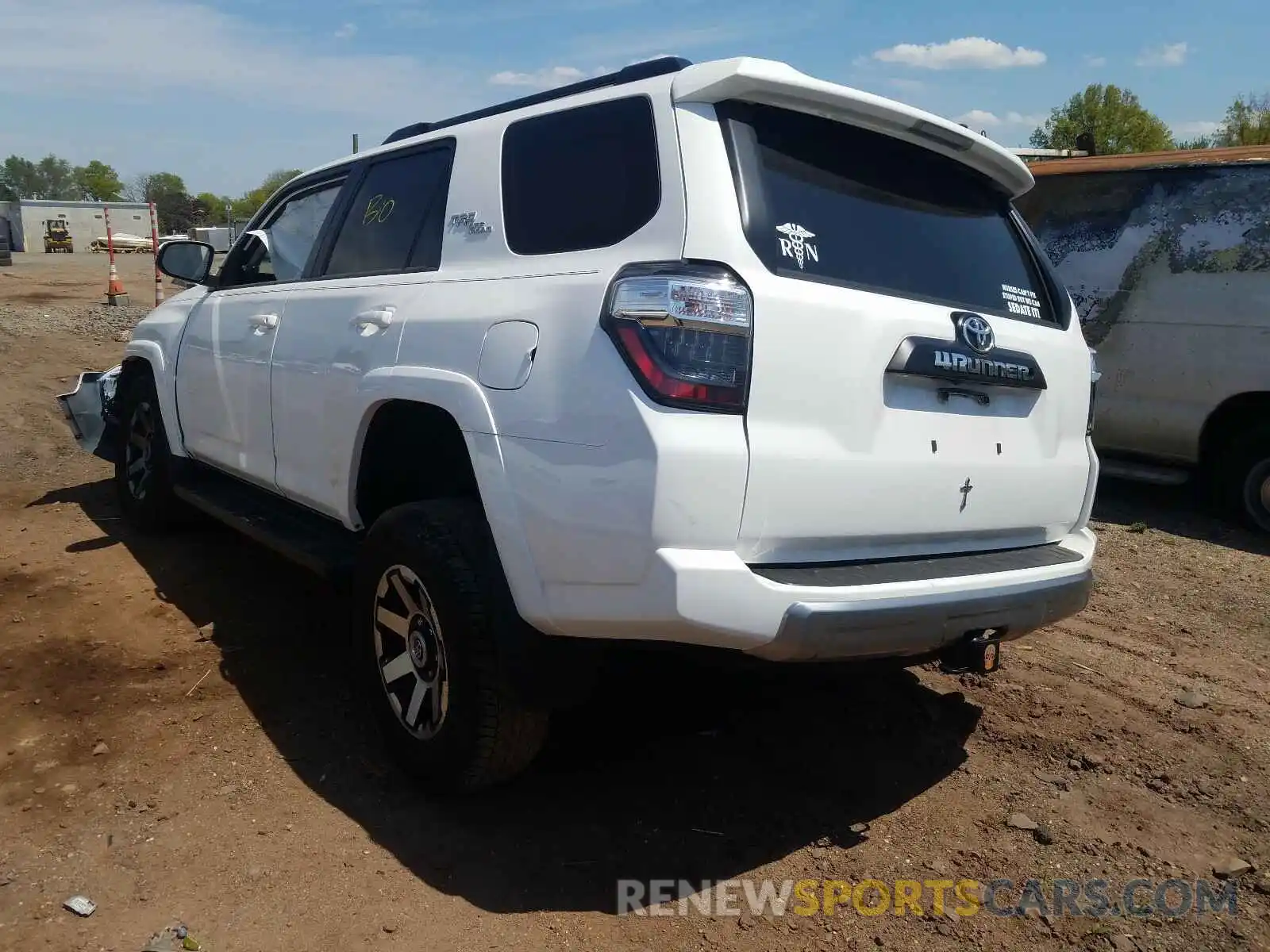 3 Фотография поврежденного автомобиля JTEBU5JR5K5623140 TOYOTA 4RUNNER 2019