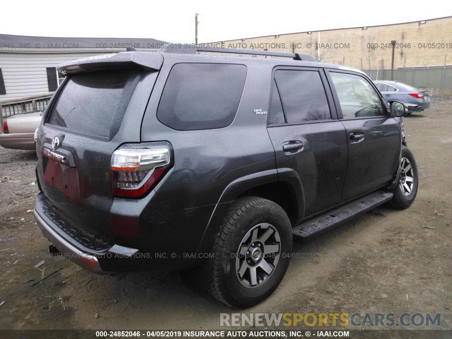 4 Фотография поврежденного автомобиля JTEBU5JR5K5626460 TOYOTA 4RUNNER 2019