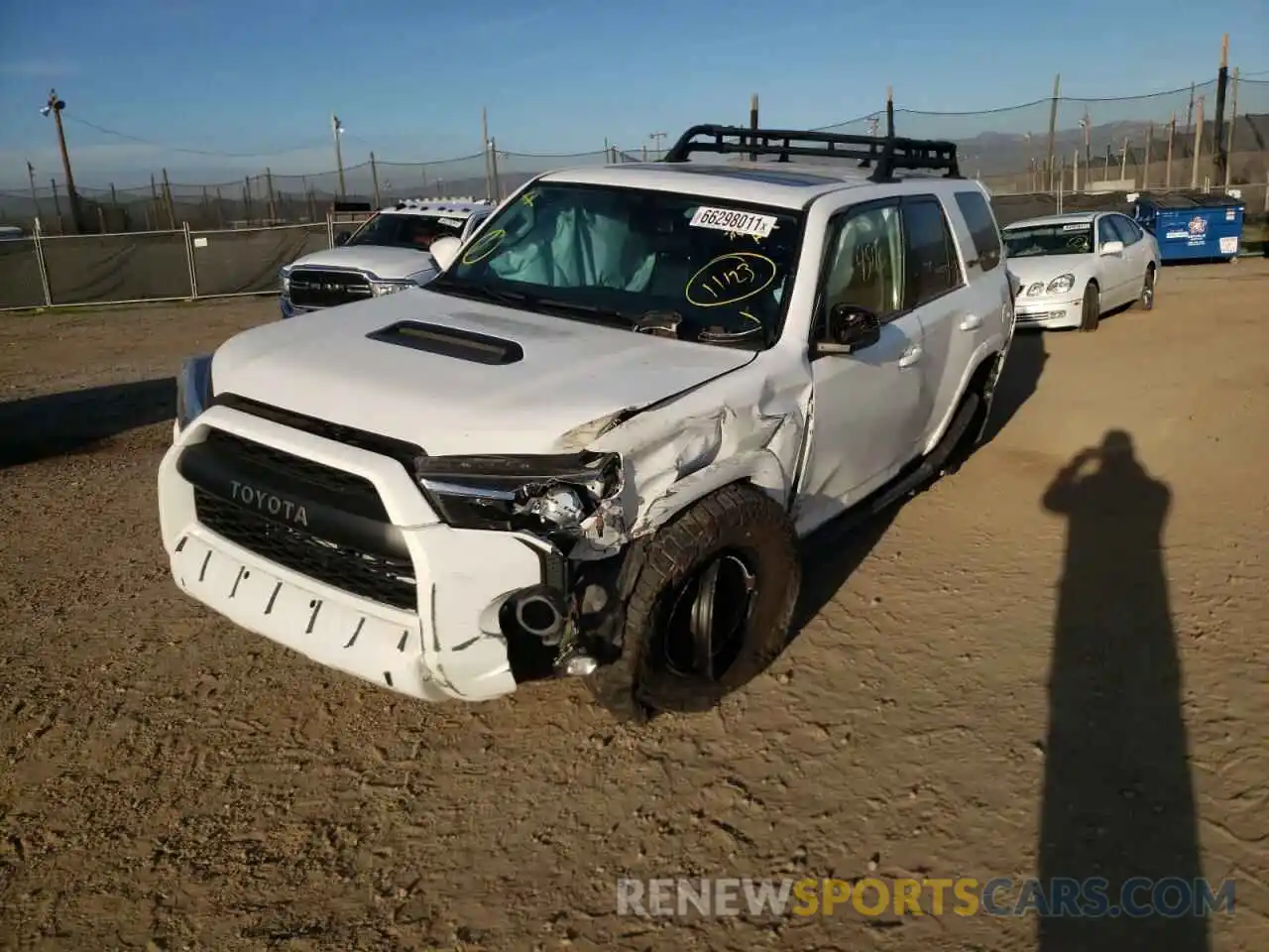 2 Photograph of a damaged car JTEBU5JR5K5627625 TOYOTA 4RUNNER 2019