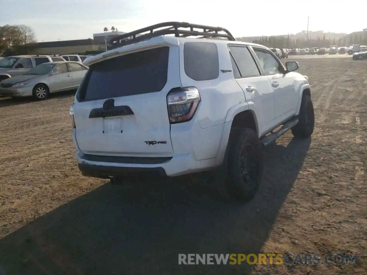 4 Фотография поврежденного автомобиля JTEBU5JR5K5627625 TOYOTA 4RUNNER 2019