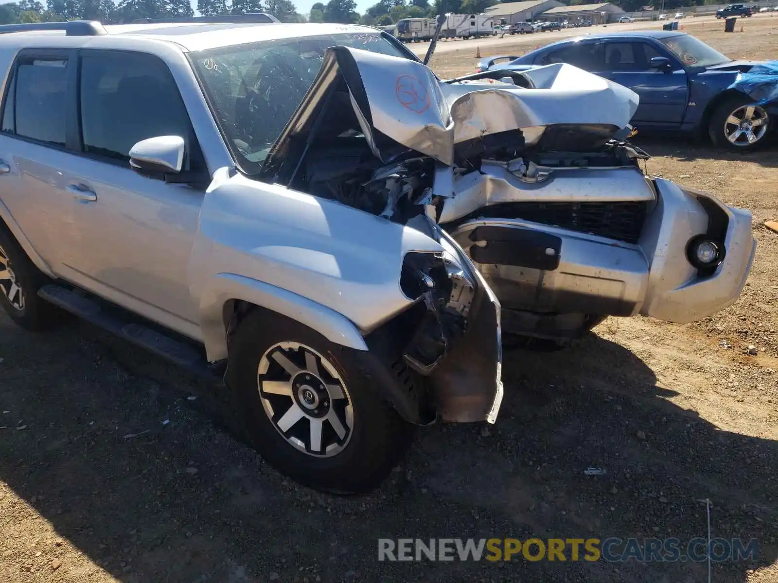 9 Photograph of a damaged car JTEBU5JR5K5633585 TOYOTA 4RUNNER 2019