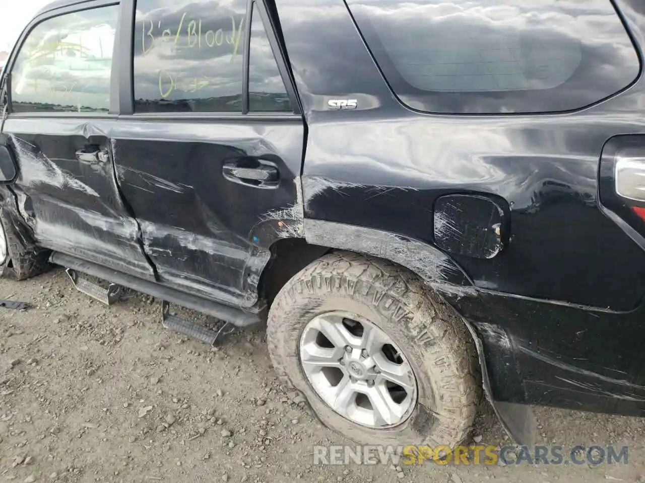 9 Photograph of a damaged car JTEBU5JR5K5636048 TOYOTA 4RUNNER 2019