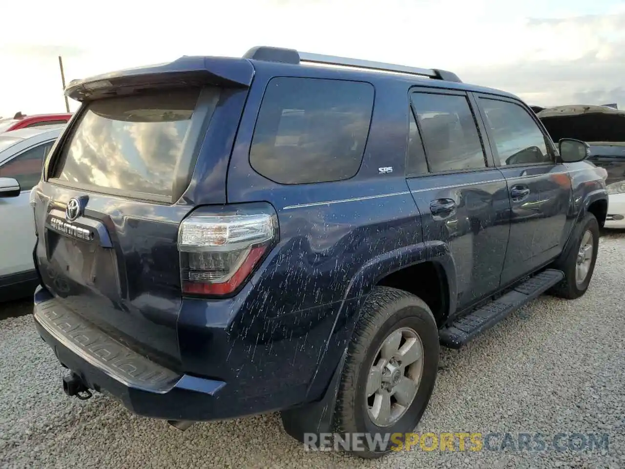 4 Photograph of a damaged car JTEBU5JR5K5636583 TOYOTA 4RUNNER 2019