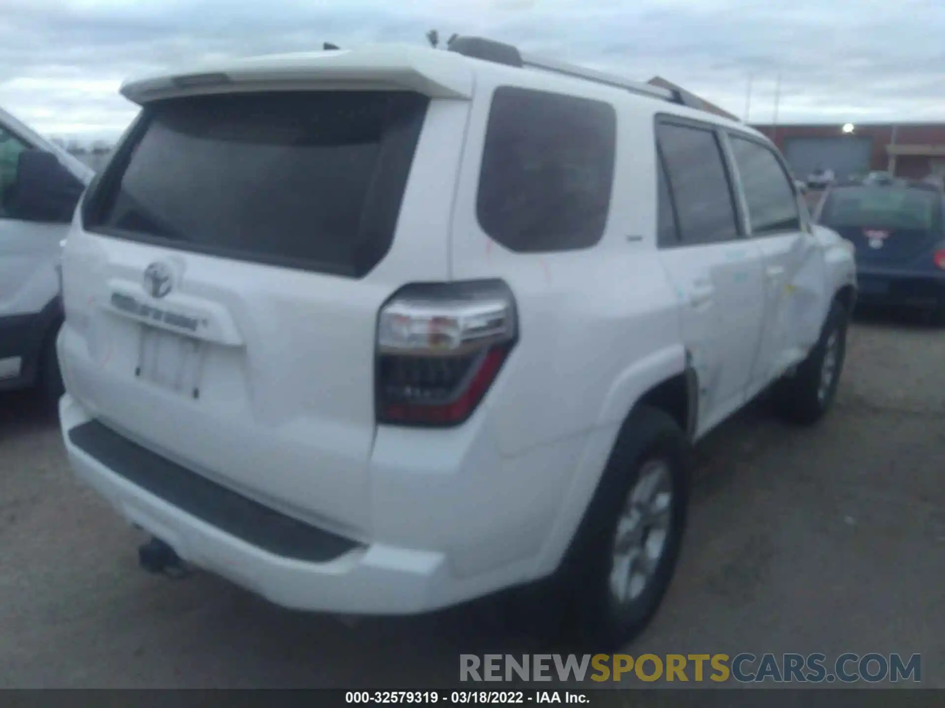 4 Фотография поврежденного автомобиля JTEBU5JR5K5643694 TOYOTA 4RUNNER 2019