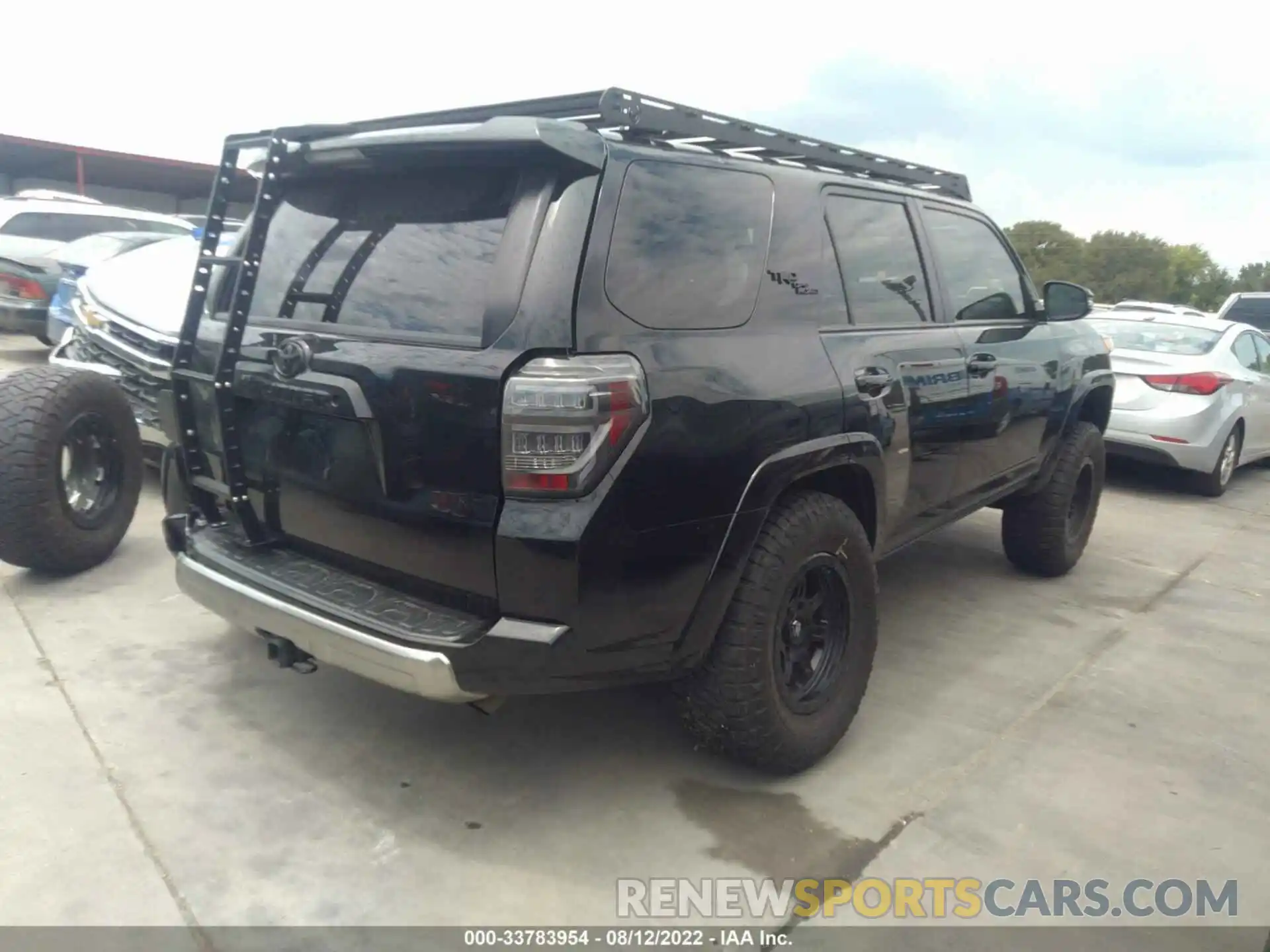 4 Photograph of a damaged car JTEBU5JR5K5644683 TOYOTA 4RUNNER 2019