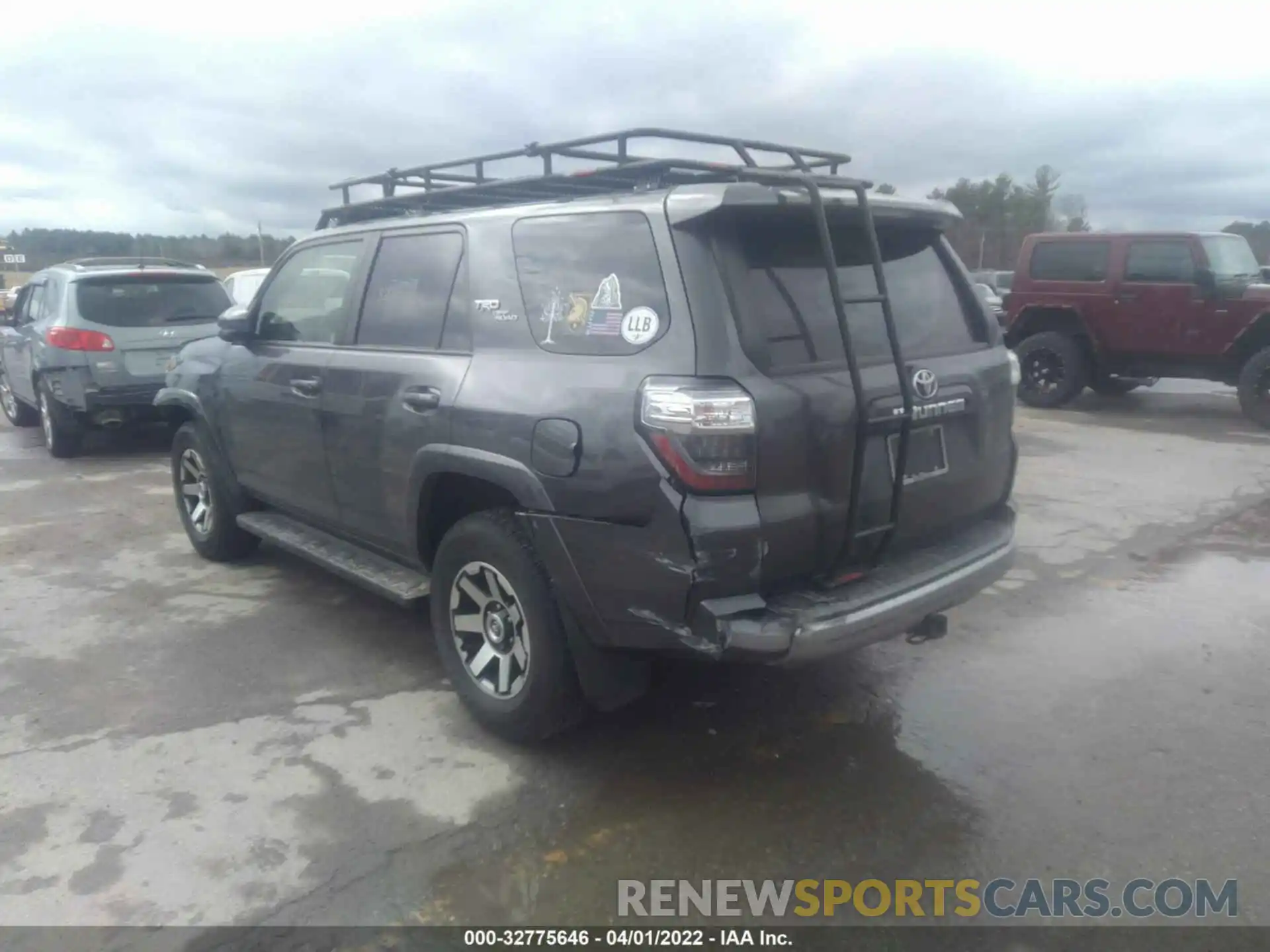 3 Photograph of a damaged car JTEBU5JR5K5652380 TOYOTA 4RUNNER 2019