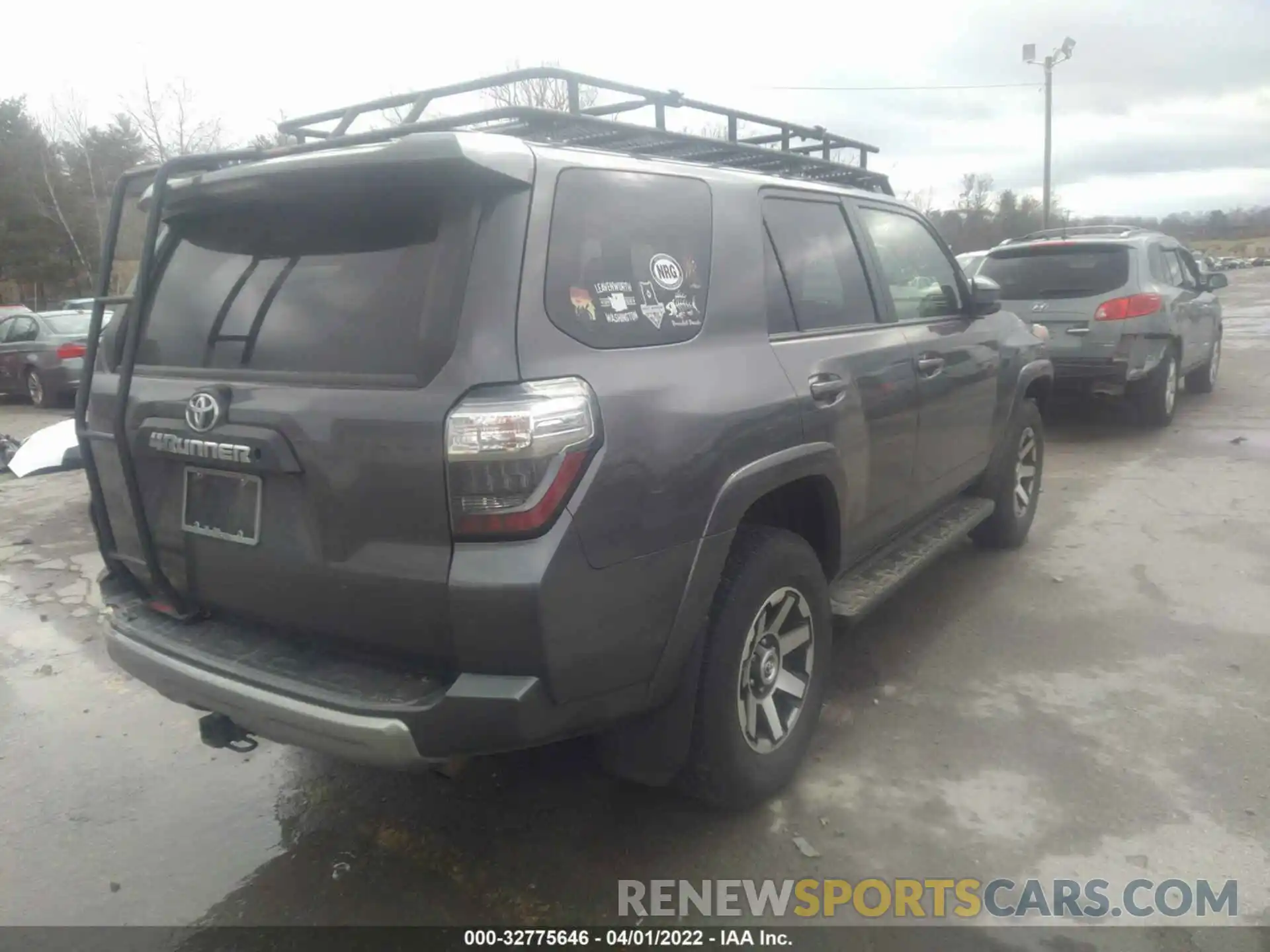 4 Фотография поврежденного автомобиля JTEBU5JR5K5652380 TOYOTA 4RUNNER 2019