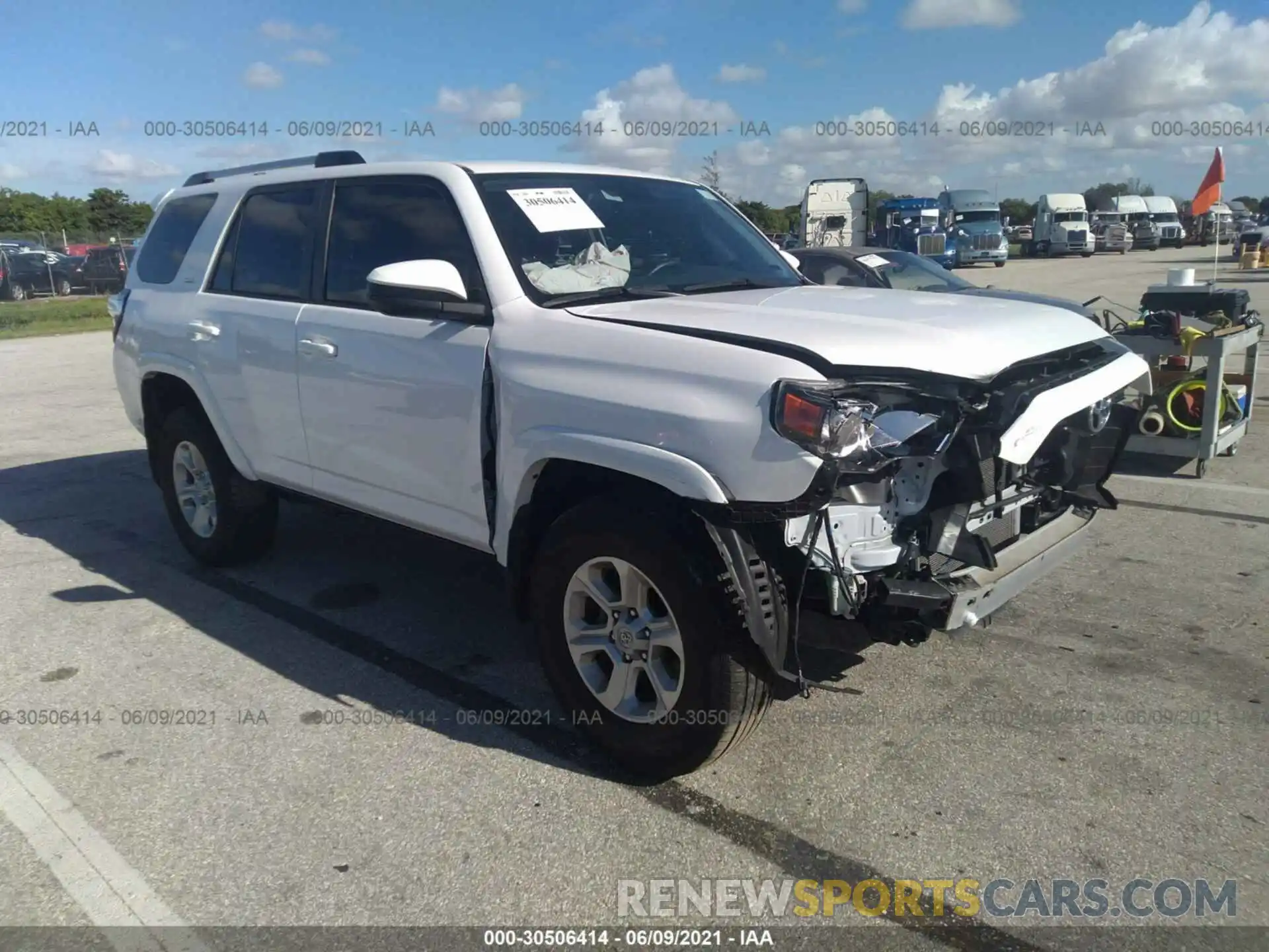 1 Photograph of a damaged car JTEBU5JR5K5656042 TOYOTA 4RUNNER 2019