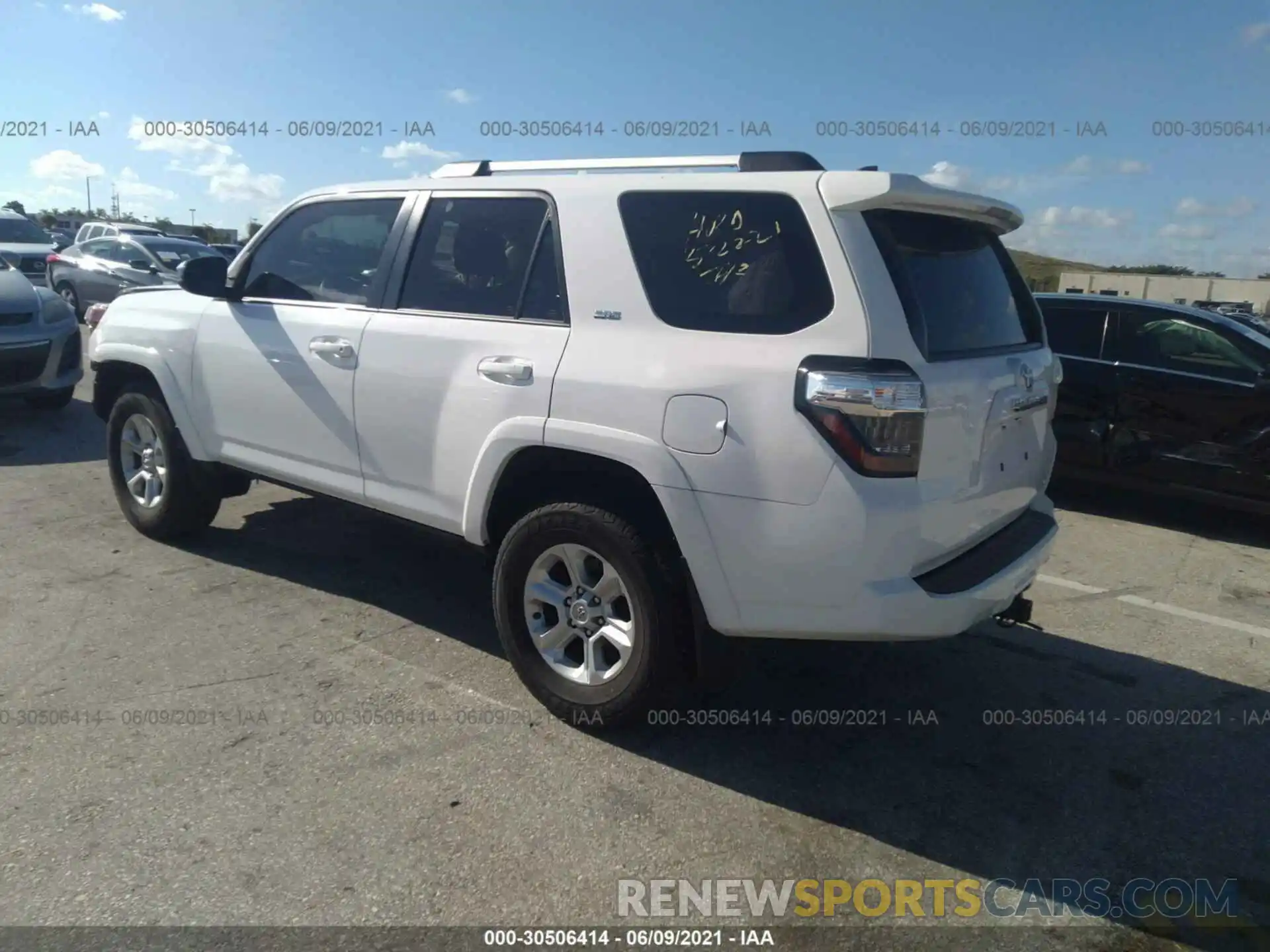 3 Photograph of a damaged car JTEBU5JR5K5656042 TOYOTA 4RUNNER 2019