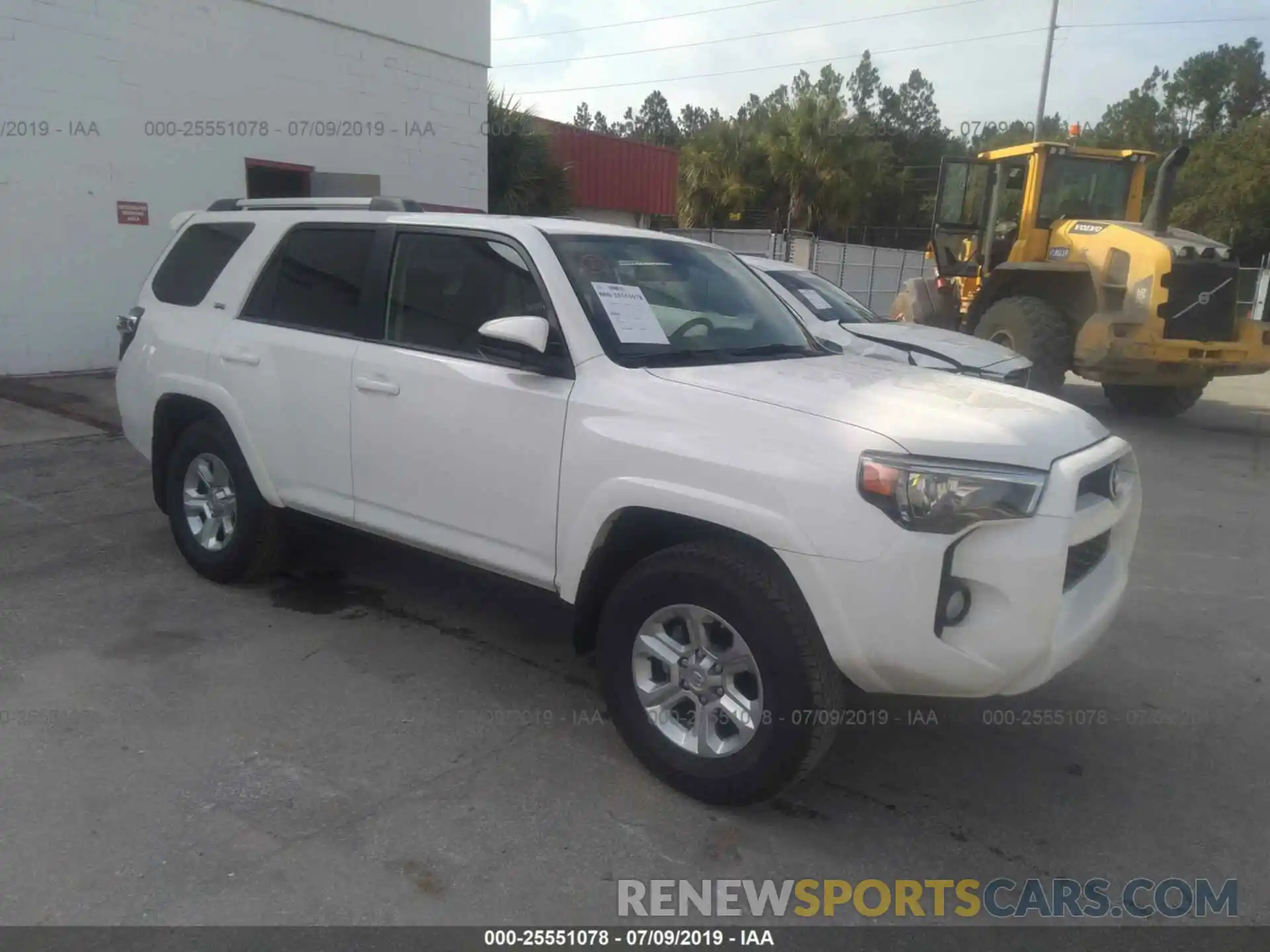 1 Photograph of a damaged car JTEBU5JR5K5657157 TOYOTA 4RUNNER 2019