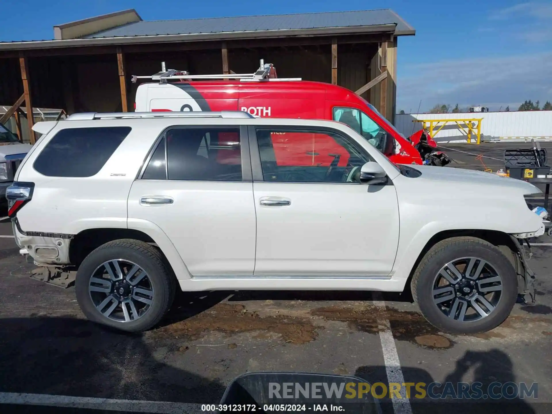 14 Photograph of a damaged car JTEBU5JR5K5657501 TOYOTA 4RUNNER 2019