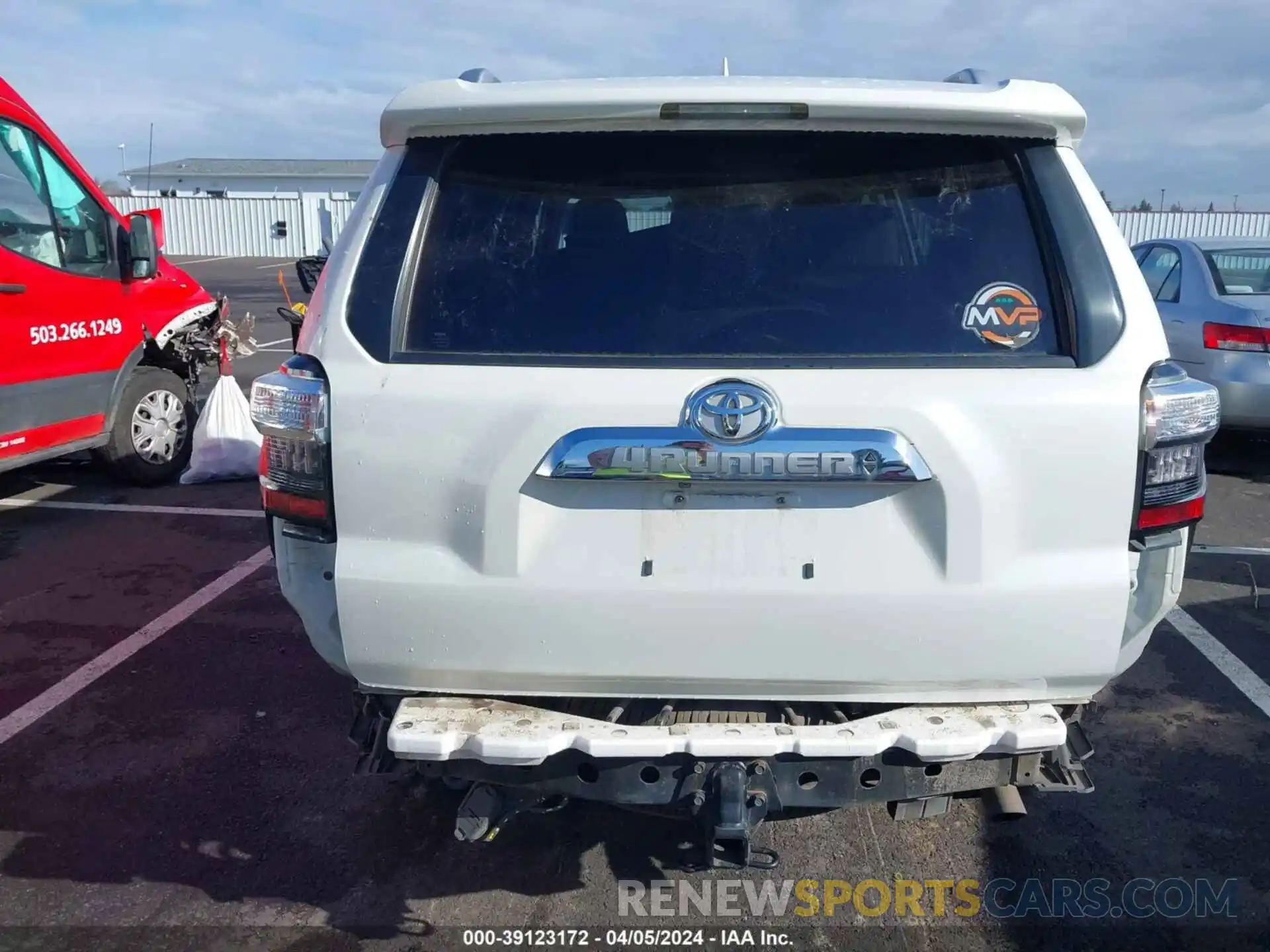 17 Photograph of a damaged car JTEBU5JR5K5657501 TOYOTA 4RUNNER 2019