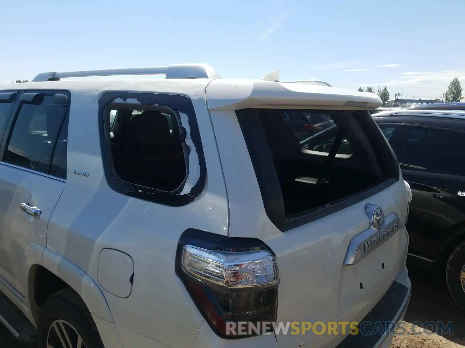 9 Photograph of a damaged car JTEBU5JR5K5659944 TOYOTA 4RUNNER 2019