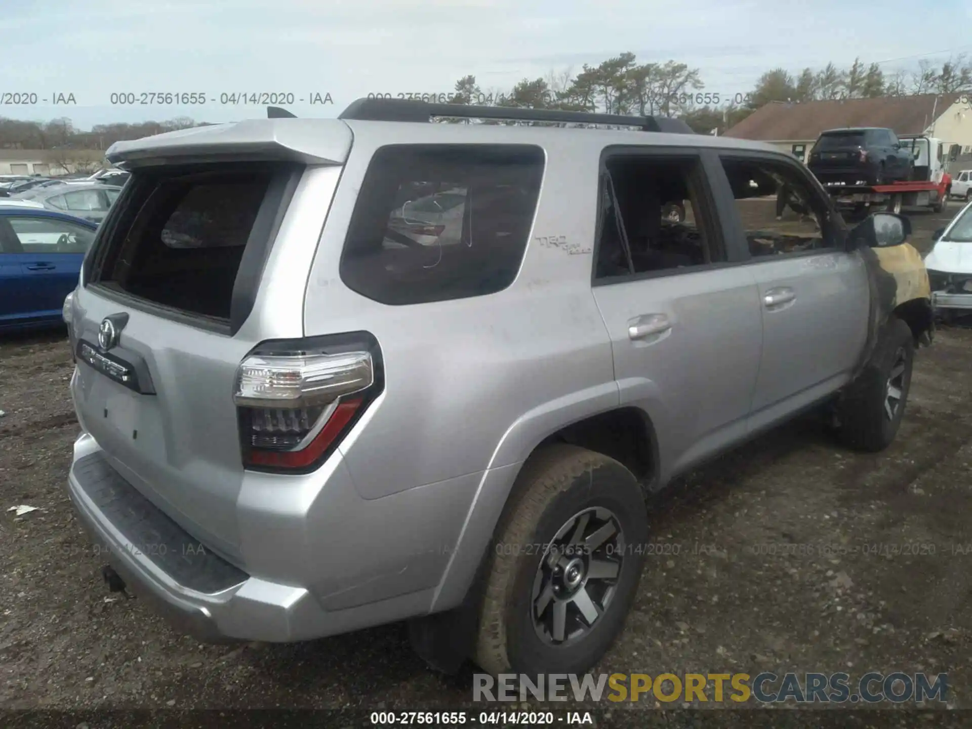 4 Фотография поврежденного автомобиля JTEBU5JR5K5670622 TOYOTA 4RUNNER 2019