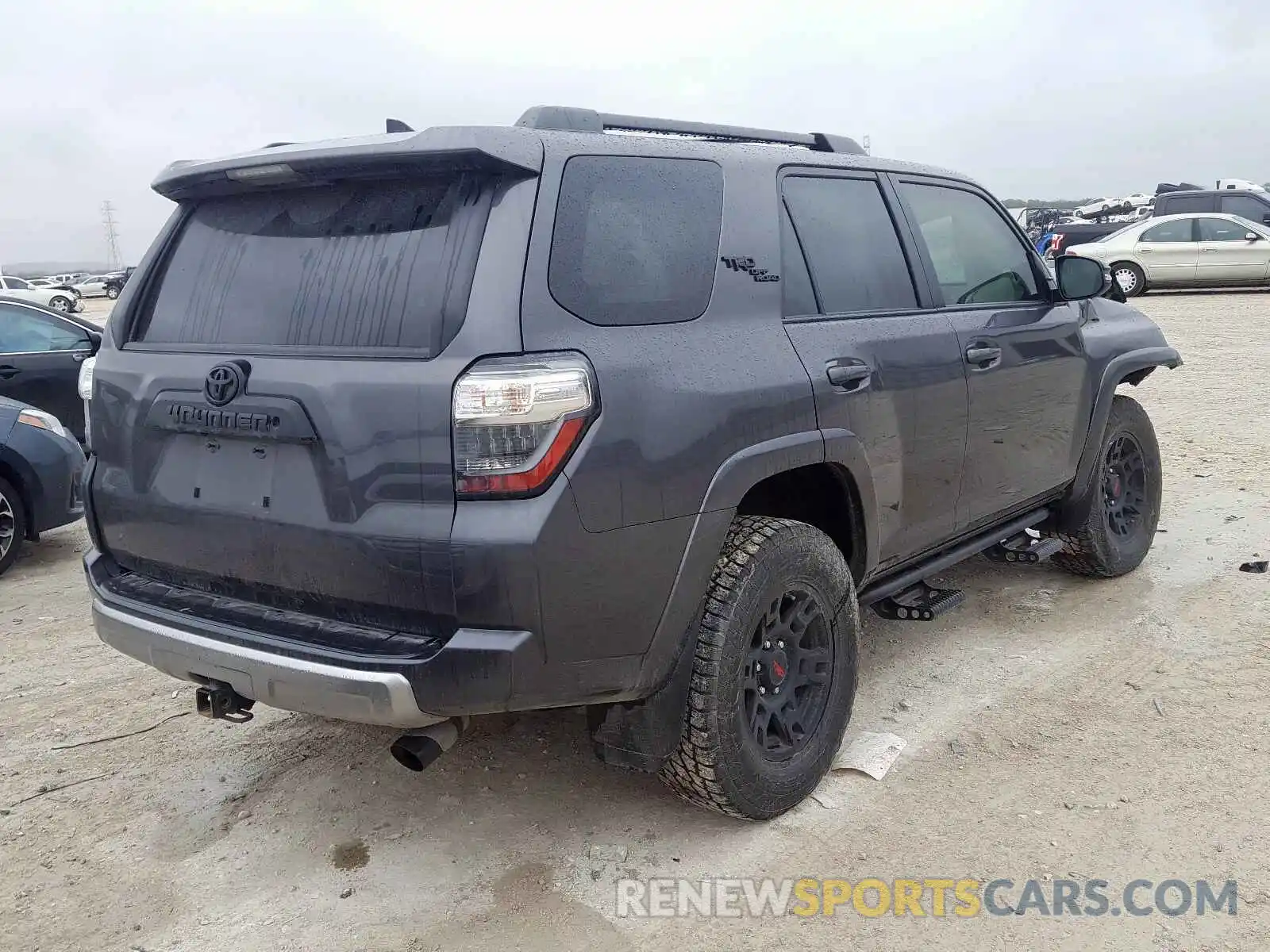 4 Фотография поврежденного автомобиля JTEBU5JR5K5672581 TOYOTA 4RUNNER 2019